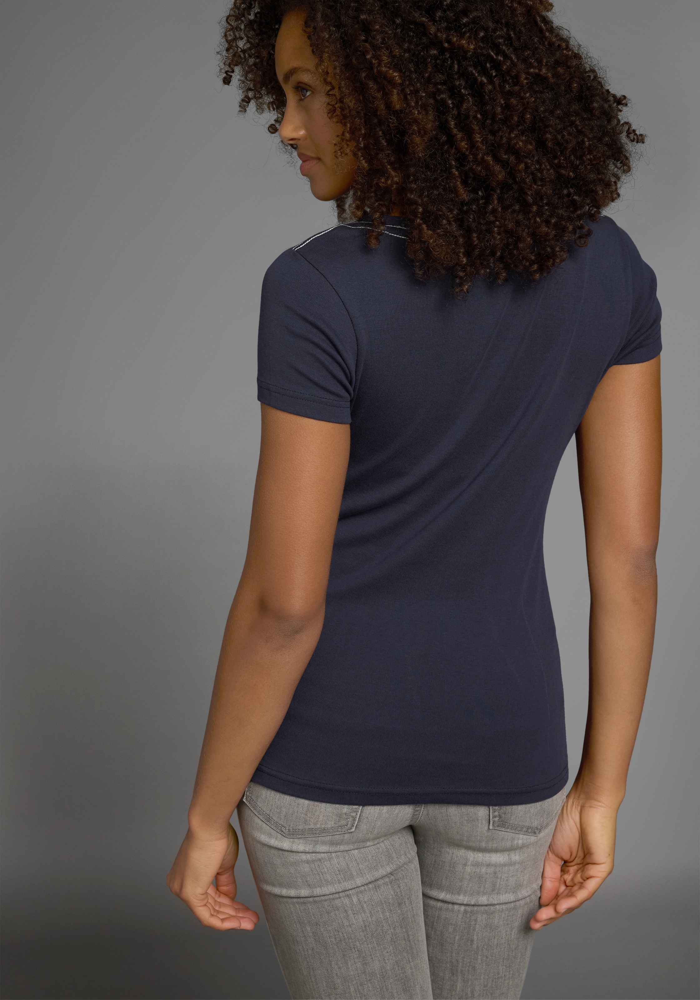 KangaROOS T-Shirt Kurzarm,  sehr figurbetont,  im Vintage-Design,  Rundhalsausschnitt