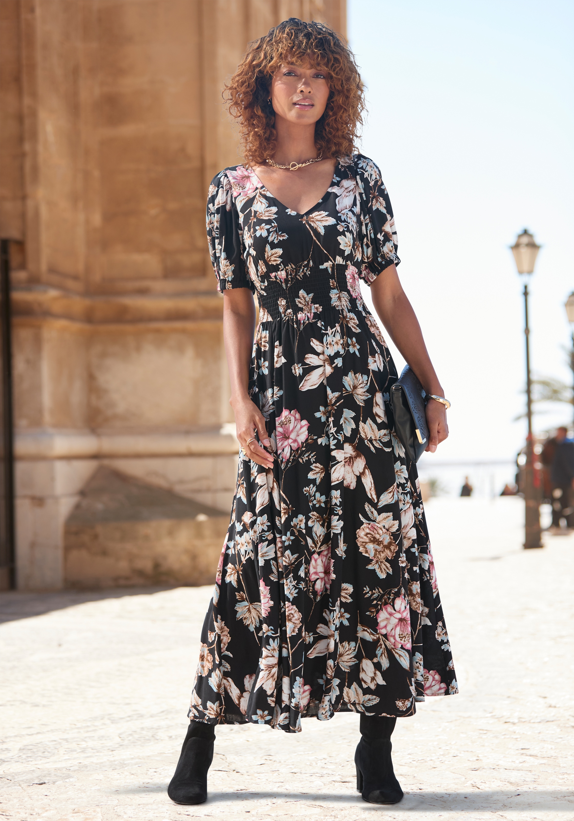 LASCANA Maxikleid, mit Blumendruck und leichten Puffärmeln, Sommerkleid, casual-elegant