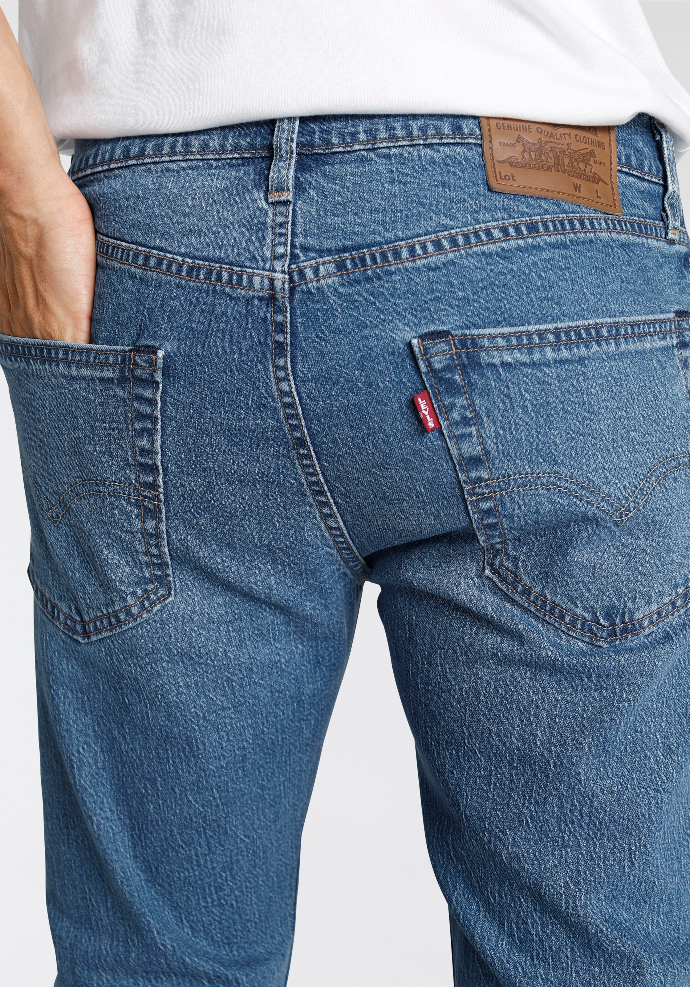 Levi's® Tapered-fit-Jeans »502 TAPER«, in elegantem, modernem Stil