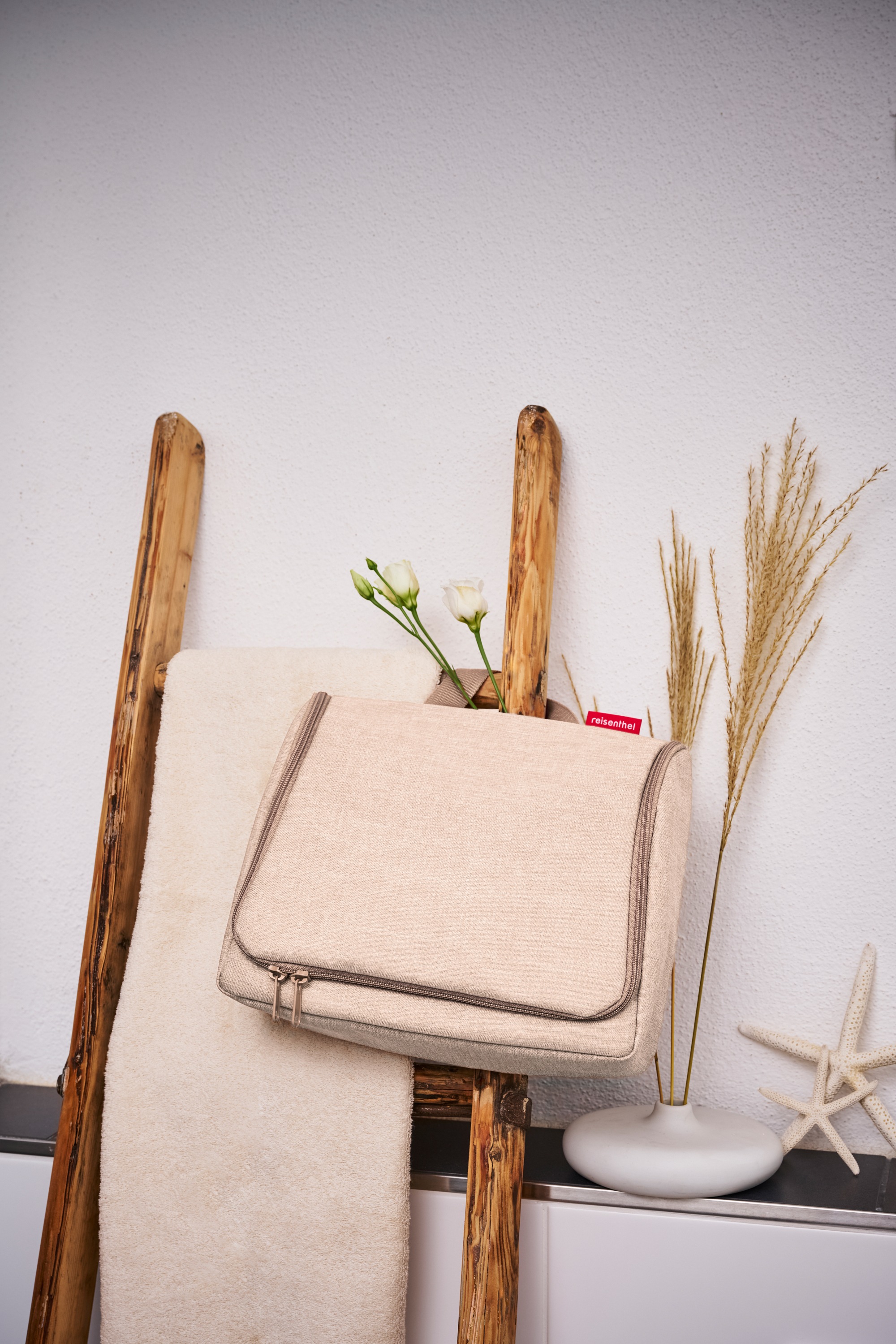 REISENTHEL® Kulturbeutel »reisenthel toiletbag XL« inkl. Spiegel mit Klettverschluss