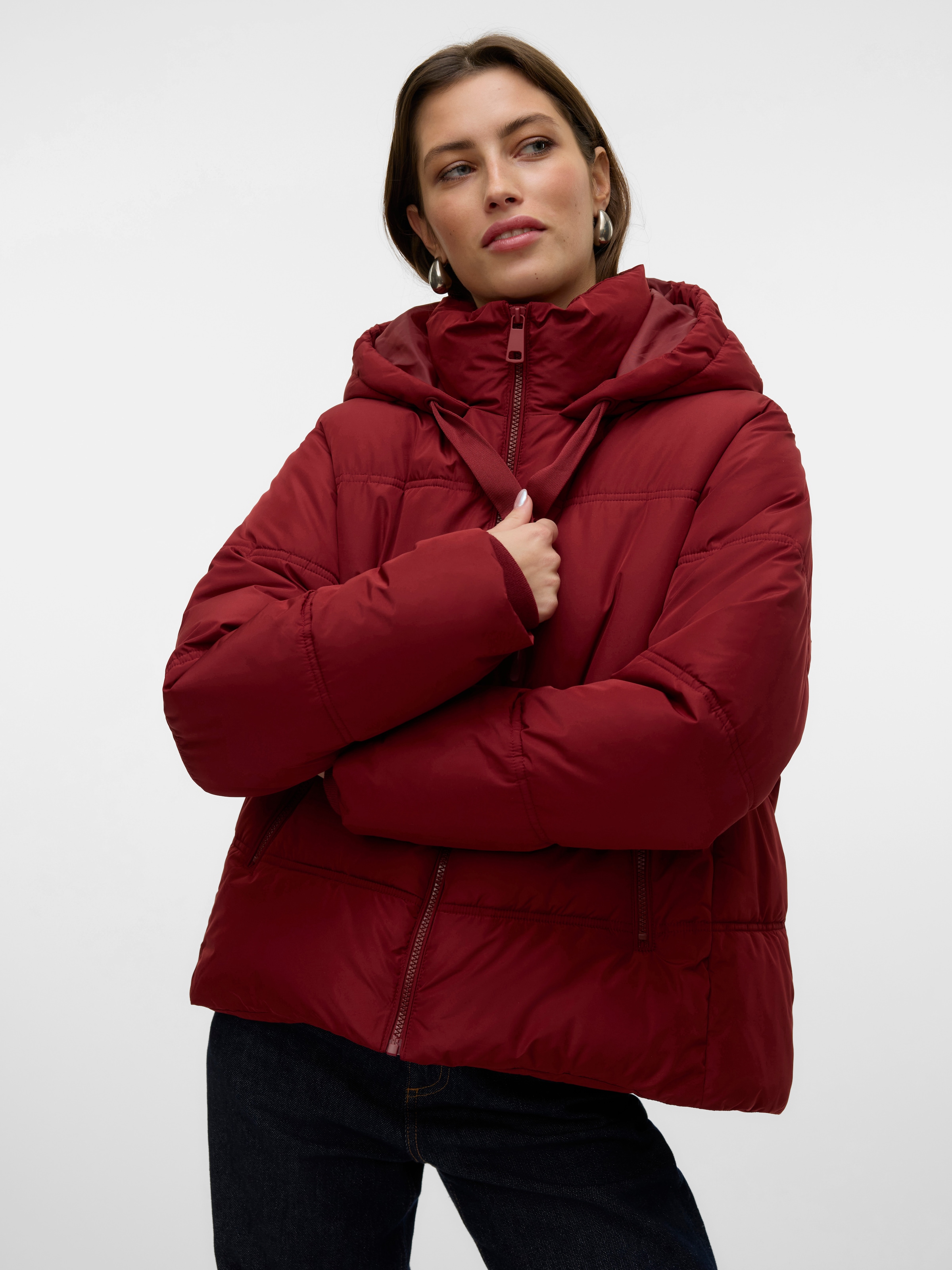VERO MODA Steppjacke »VMSOPHIE SHORT JACKET GA BOO« mit Kapuze Syrah S S Pufferjacke von Vero Moda