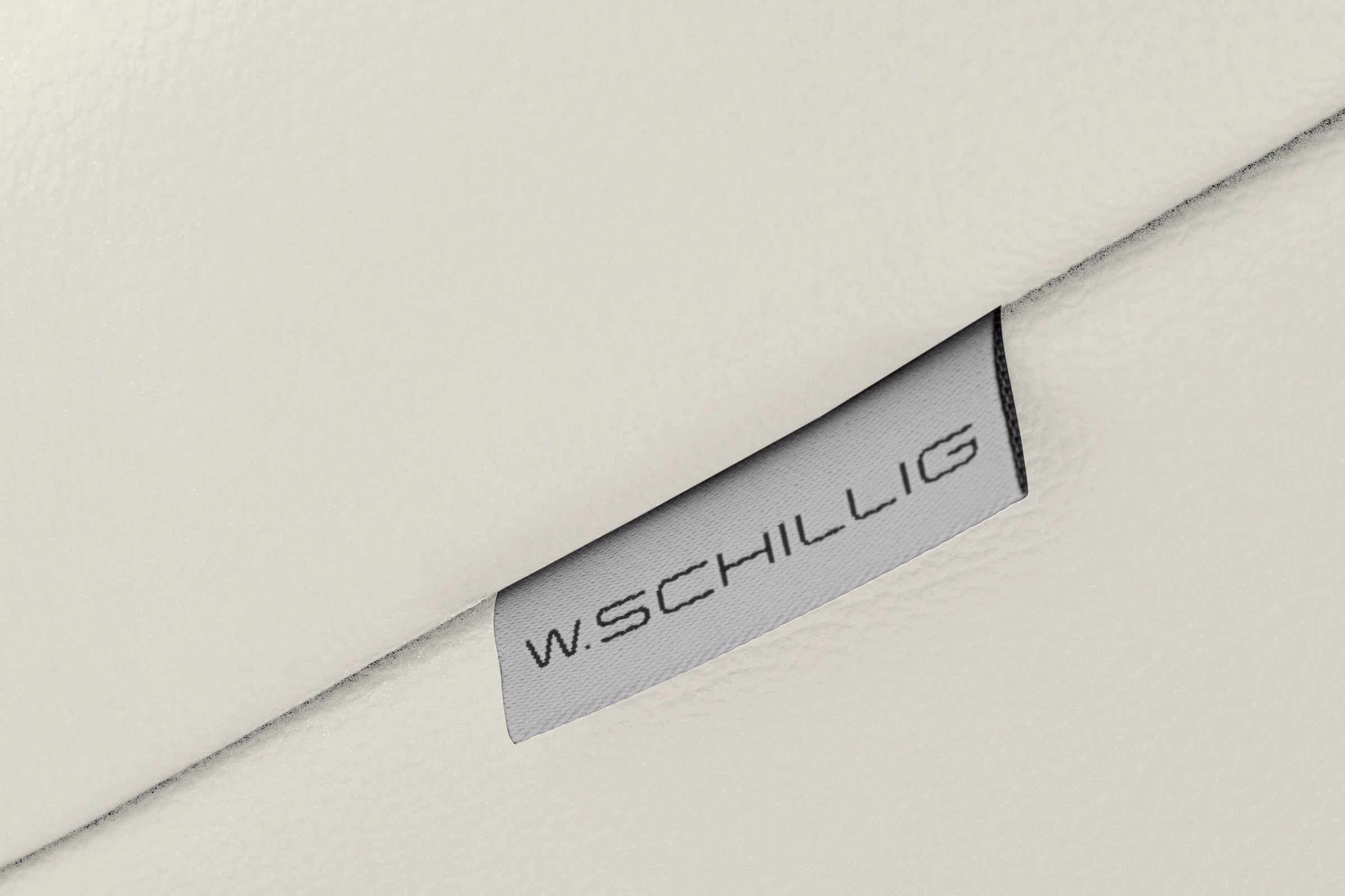 W.SCHILLIG 2,5-Sitzer »finn«, German Design Award 2016, Fußgestell Nussbaum natur, Breite 230 cm