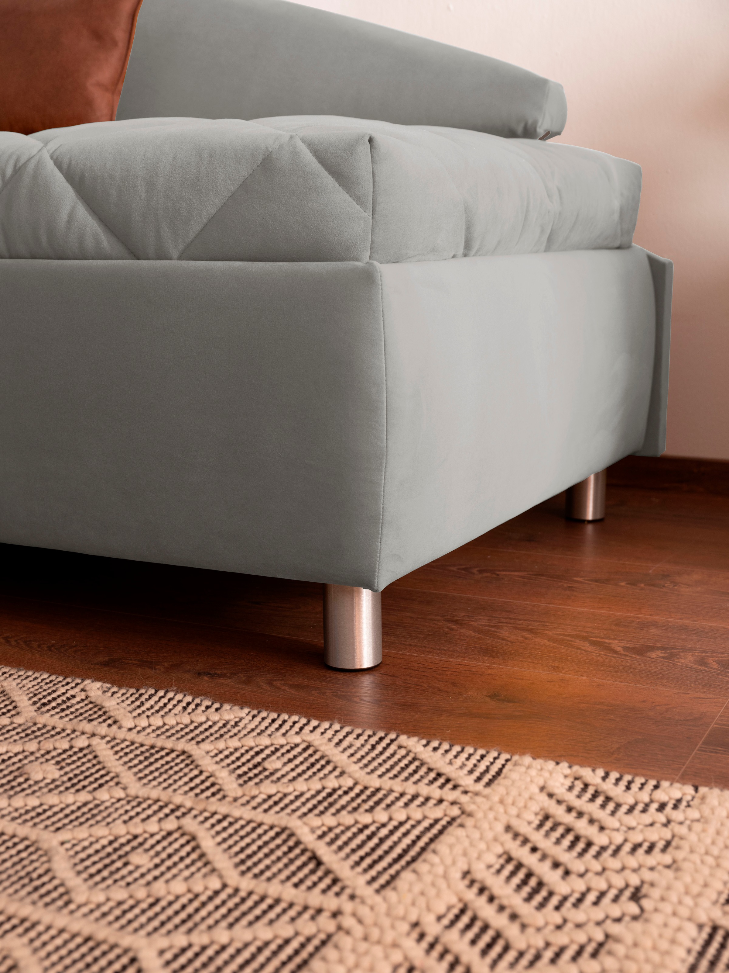 alina Schlafsofa »Lindsay«, Bettkasten, Zierkissen-Set aus: 2 Stk. 40x40cm, 1 Stk. 30x30cm