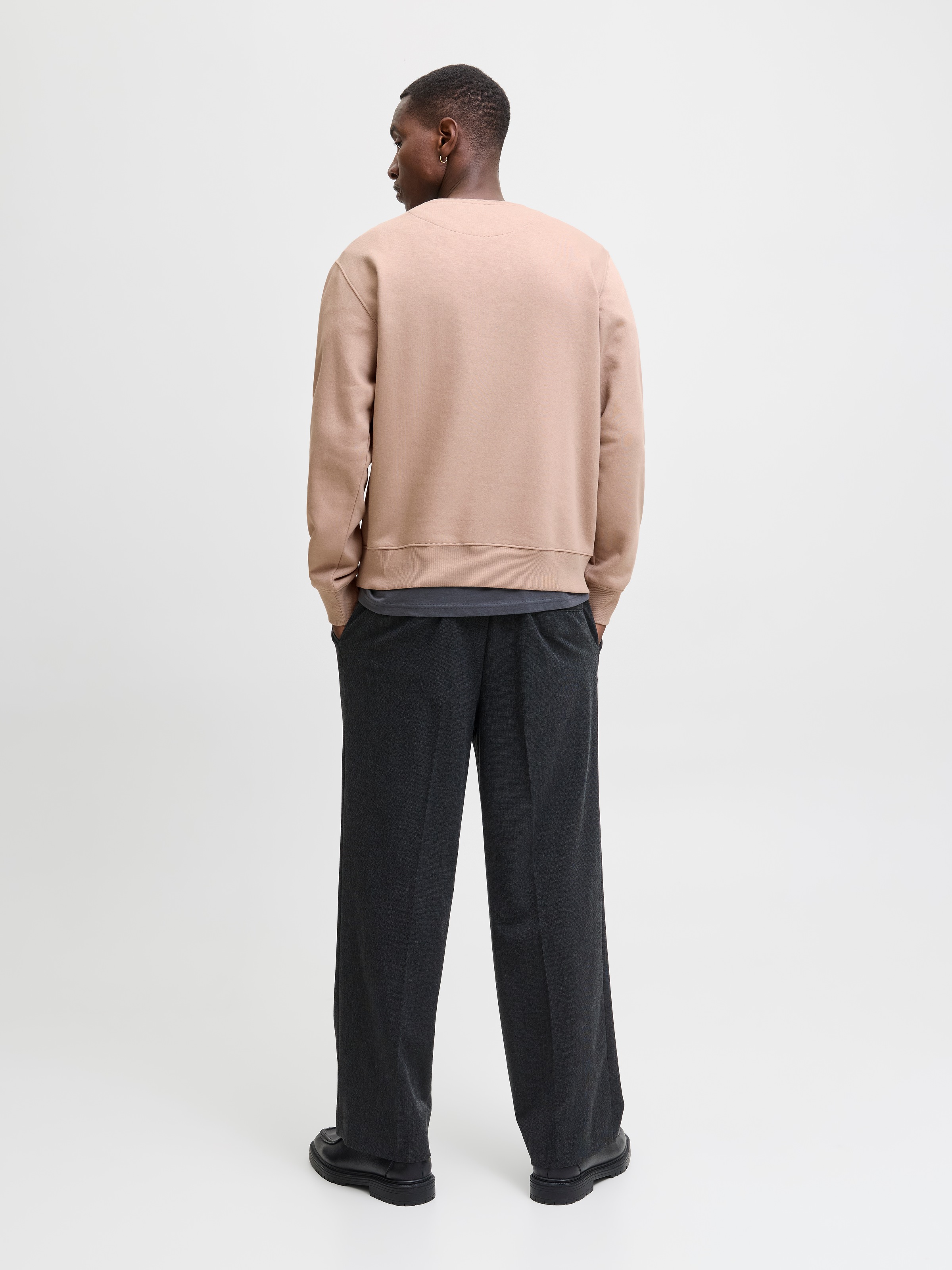 Jack & Jones Sweatshirt »JJESTAR BASIC SWEAT CREW NECK NOOS«, mit Rundhalsausschnitt
