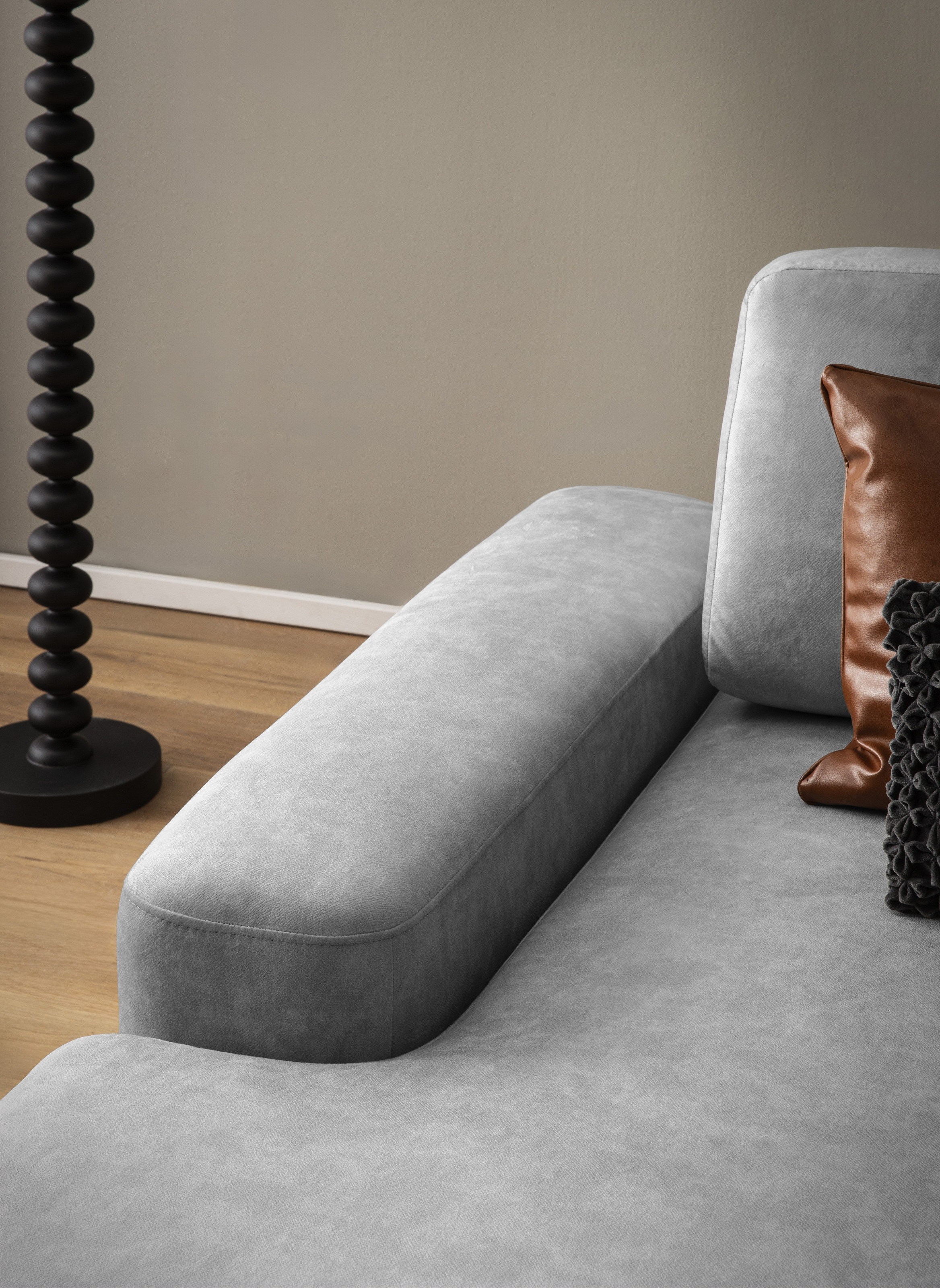 INOSIGN Ecksofa »TORGE, Schlafsofa Cord, Samtvelours u. Strukur fein, Couch in L-Form«, Schlaffunktion und Bettkasten, Liegefläche: 210x125 cm, neues Design
