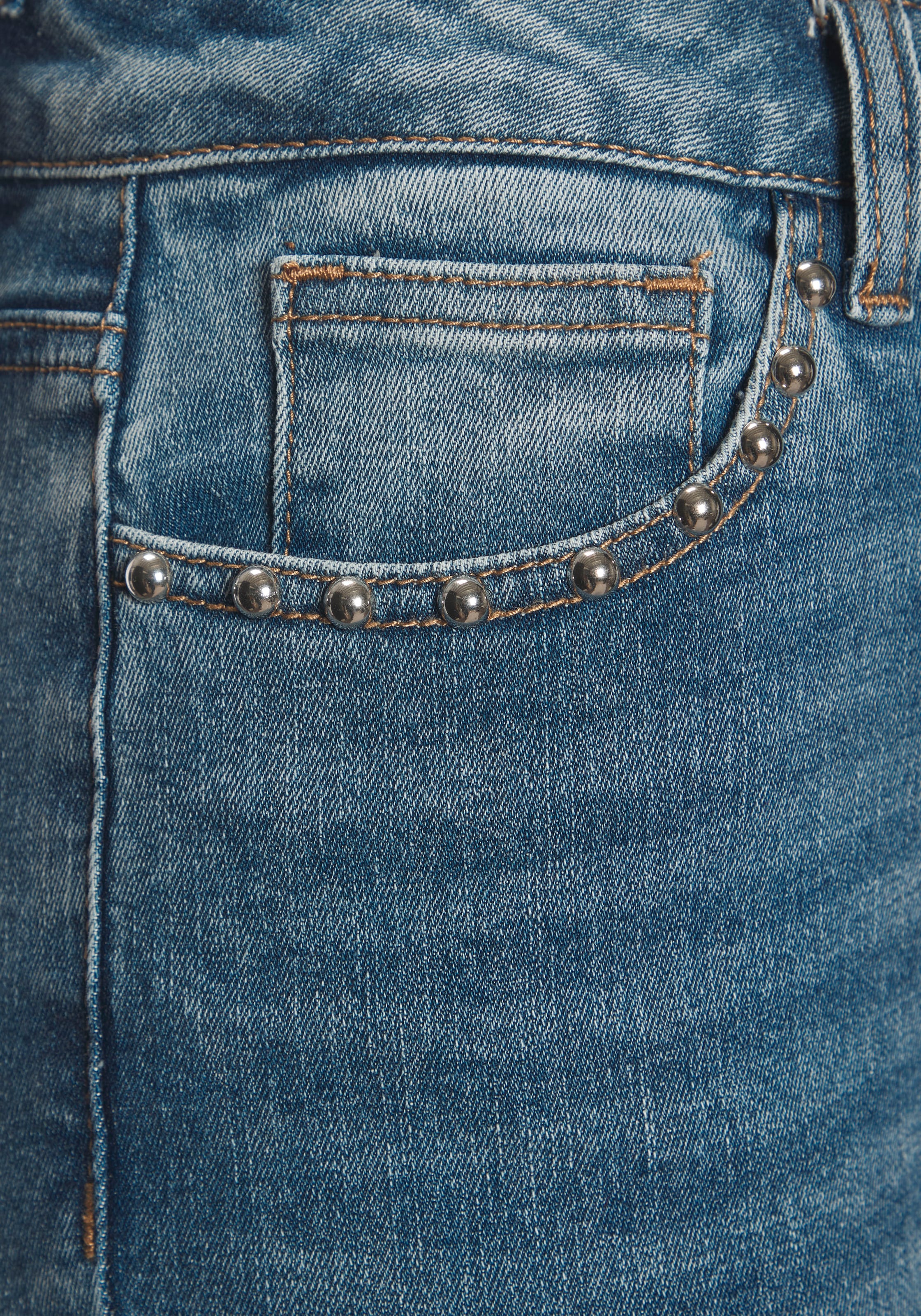 Buffalo 5-Pocket-Jeans, mit Schlitz, Nietendetails, Skinny Jeans, modisch