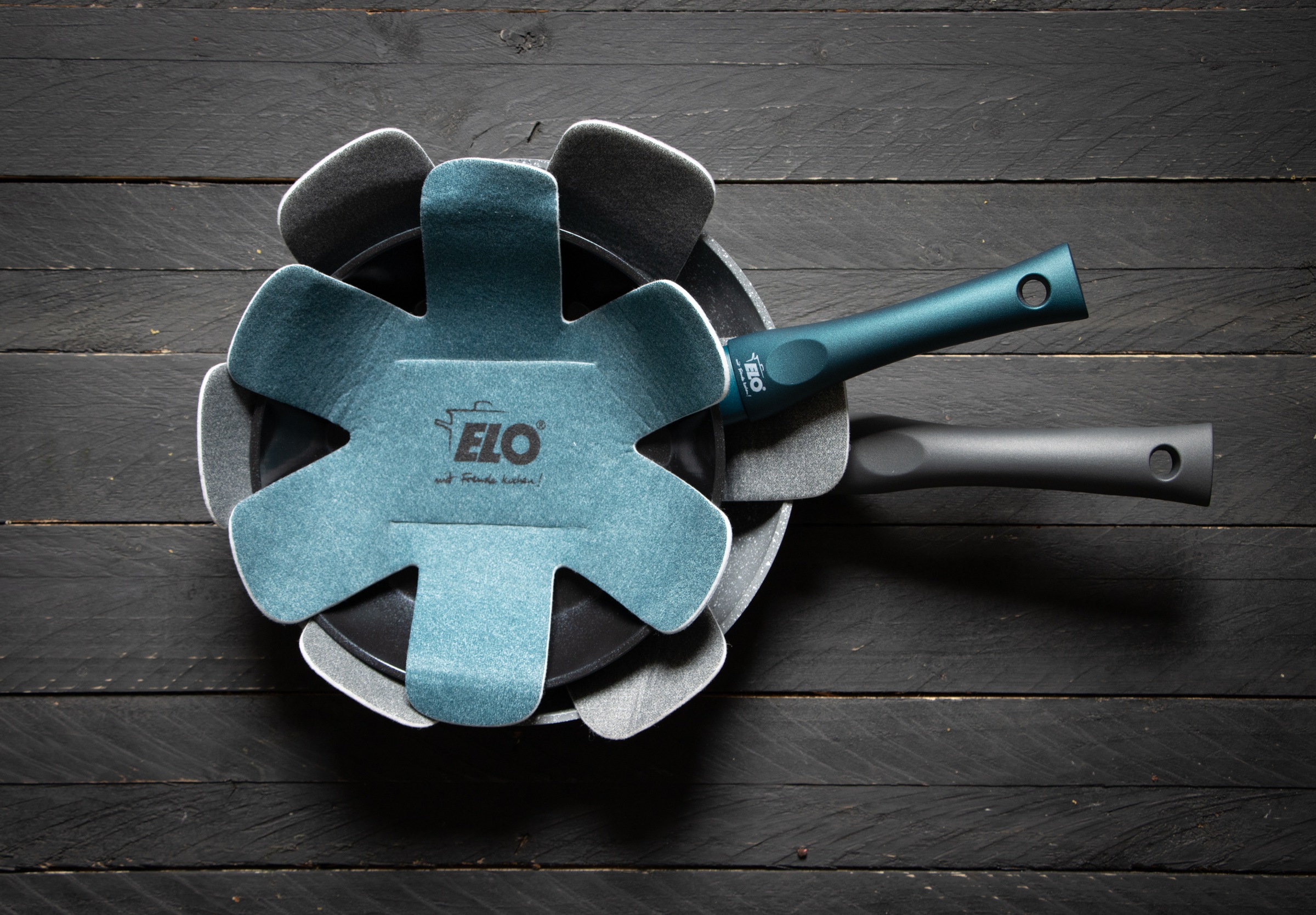 Elo Basic Bratpfanne »Colorio mit farbigem Protektor« Aluminium 1 tlg. türkis mit passendem Pfannenschoner