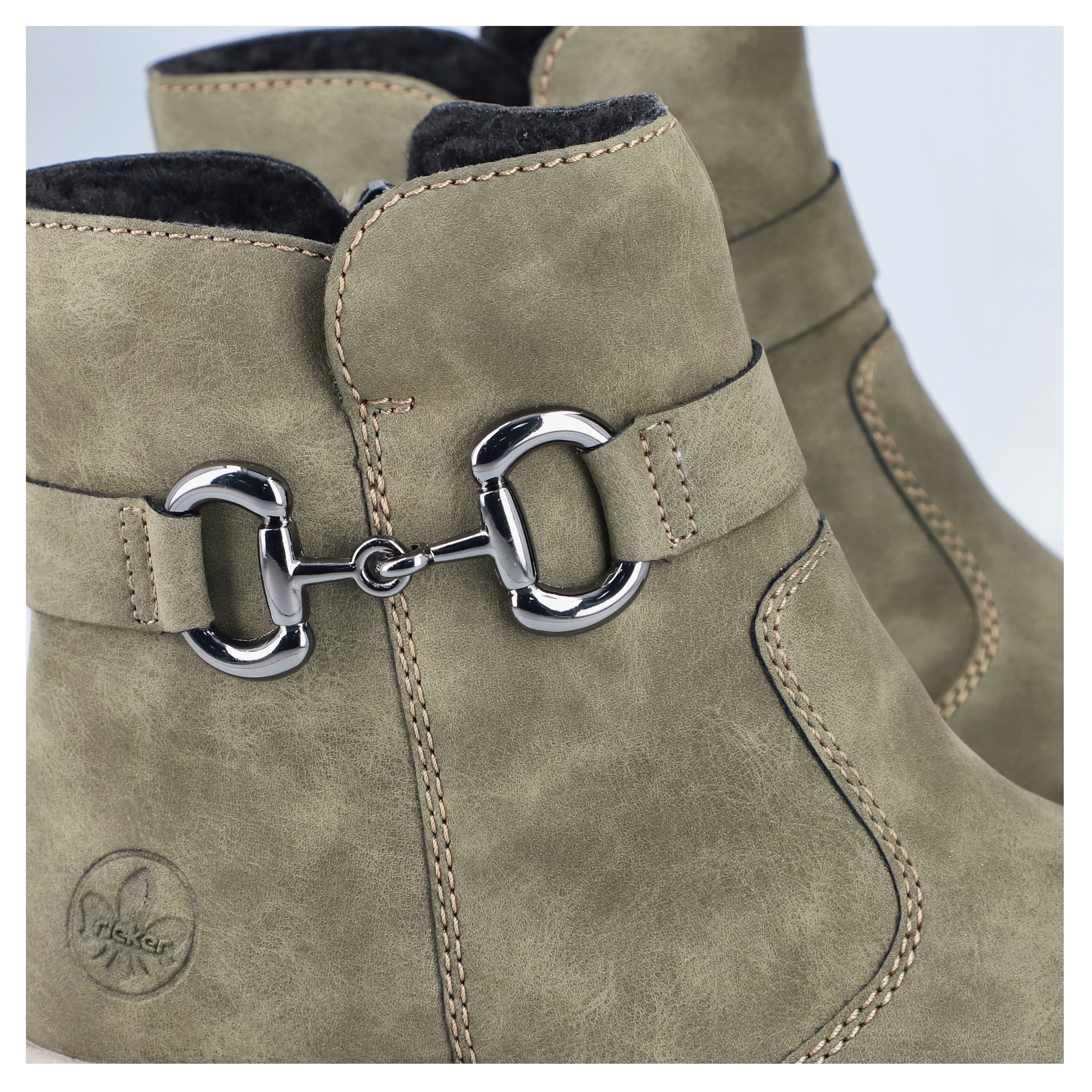 Rieker Winterstiefelette, Winterboots, Plateausohle, mit Zierschnalle und Innenreißverschluss