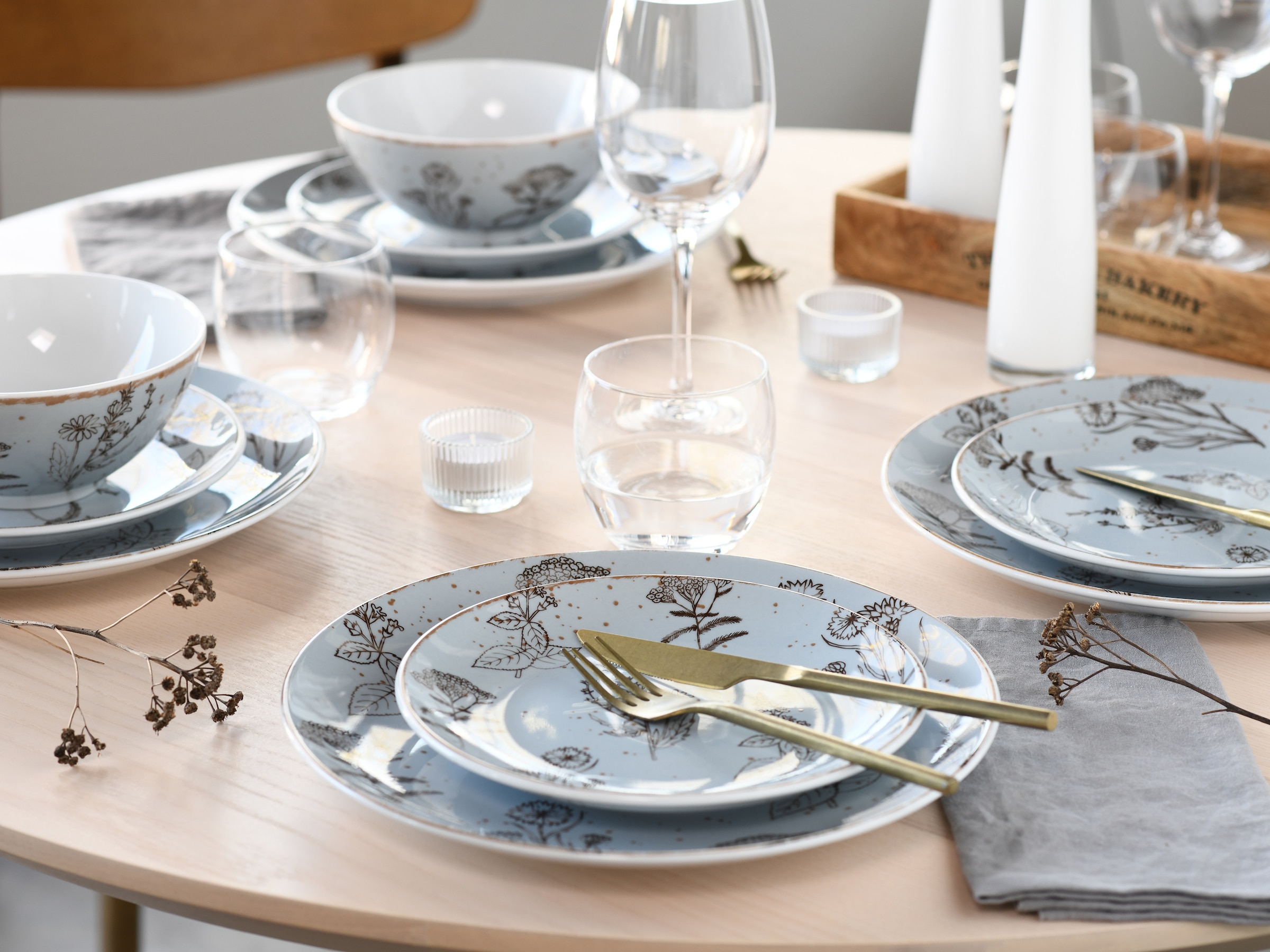CreaTable Kombiservice »Geschirr-Set Vintage Flowers«, (Set, 16 tlg., Kaffeeservice und Tafelservice im Set, für 4 Personen), Service, Dekor mit Blüten und Gräsern, 16 Teile, für 4 Personen