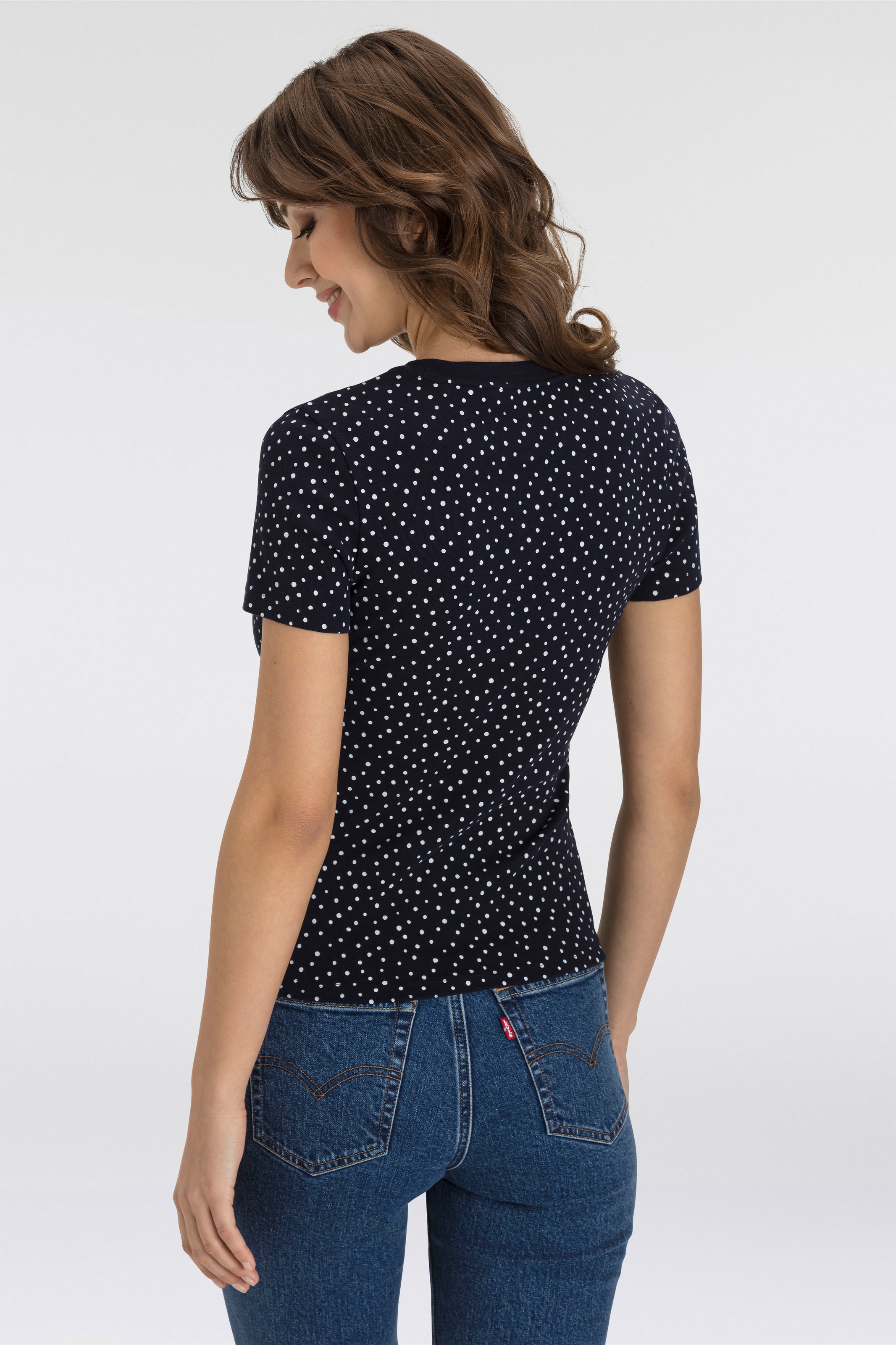 Levi's® T-Shirt »ESSENTIAL HM SS TEE«, Taillierter Schnitt