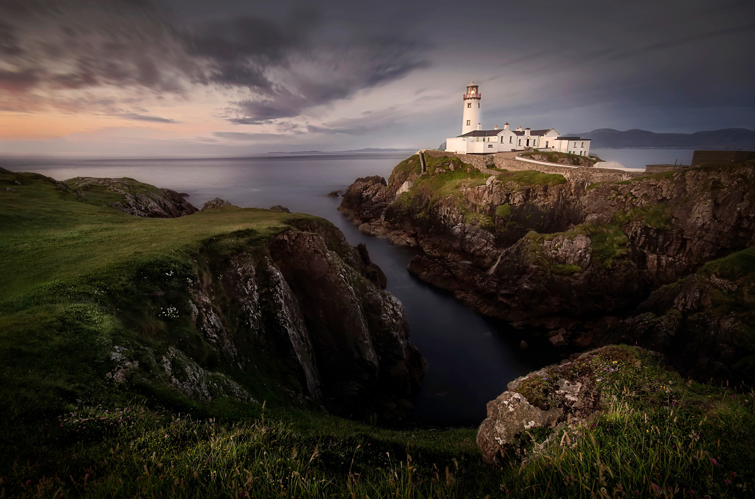 Papermoon Fototapete »Photo-Art YOLANDA ROMERO ANGUEIRA, FANAD LEUCHTTURM« günstig online kaufen