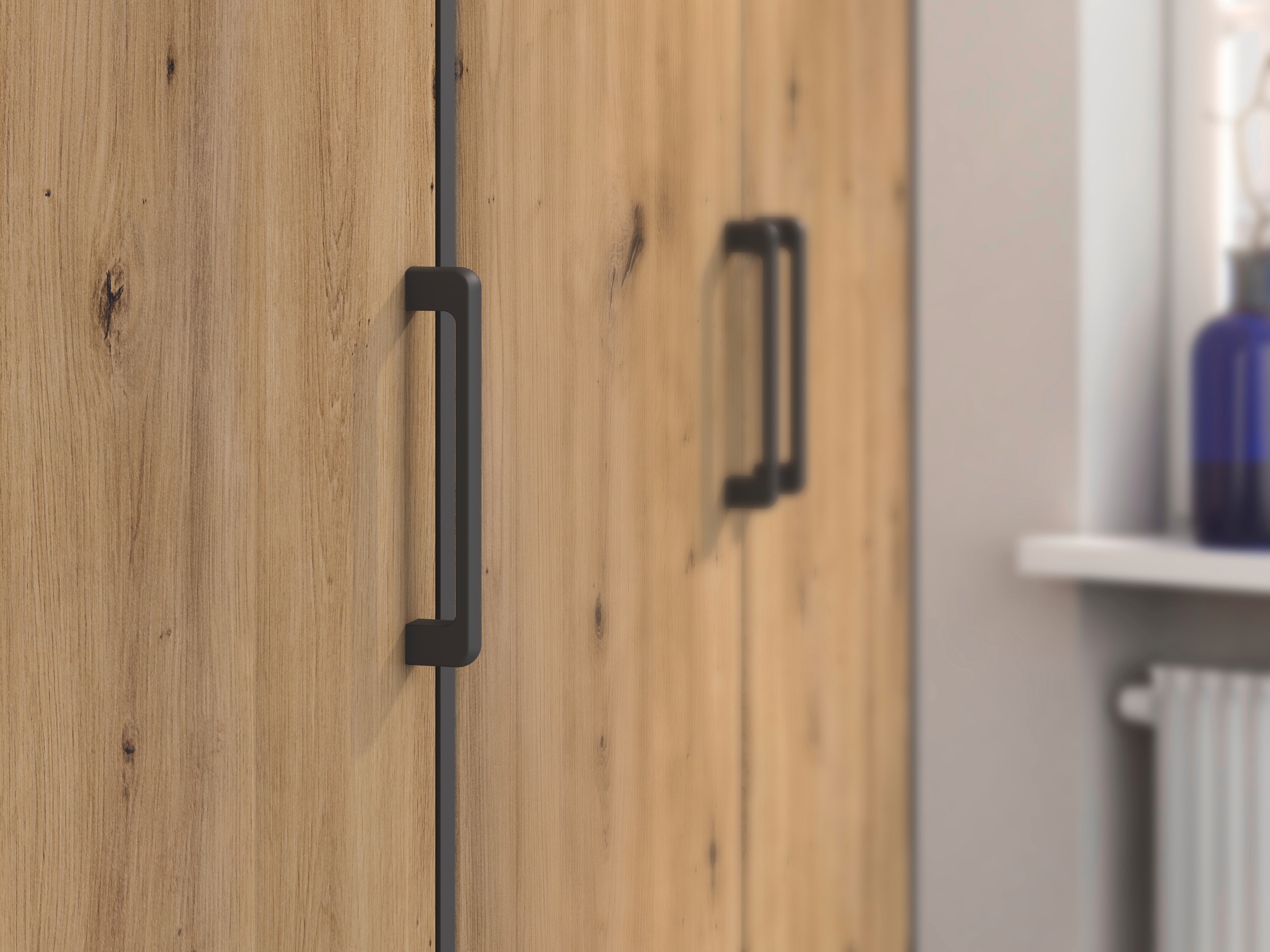 rauch Drehtürenschrank »Kleiderschrank Schrank Garderobe Wäscheschrank VOYAGER«, (in 3 verschiedenen Ausstattungen BASIC/CLASSIC/PREMIUM), mit modernen Griffen in Graumetallic, inkl. Schubkästen und Spiegel