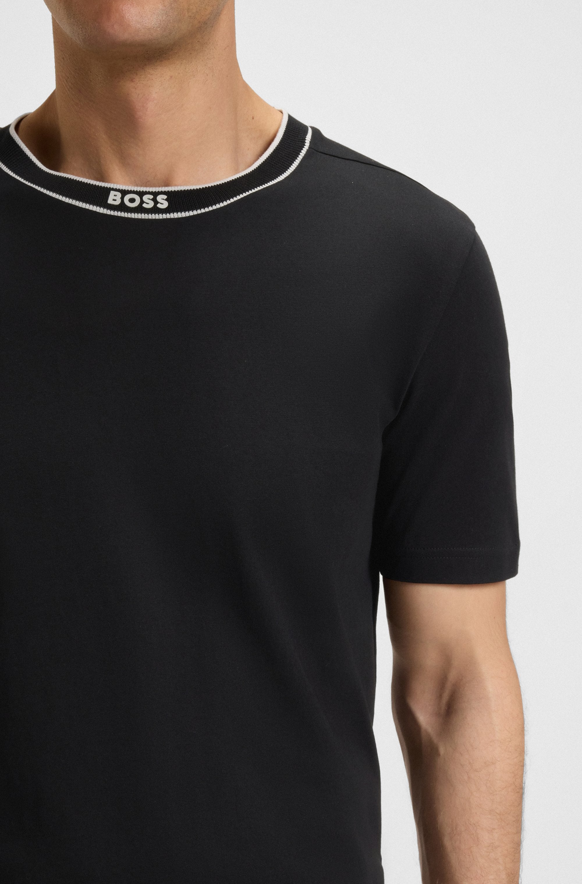 BOSS GREEN T-Shirt »Tee« mit Streifendetail am Ausschnitt