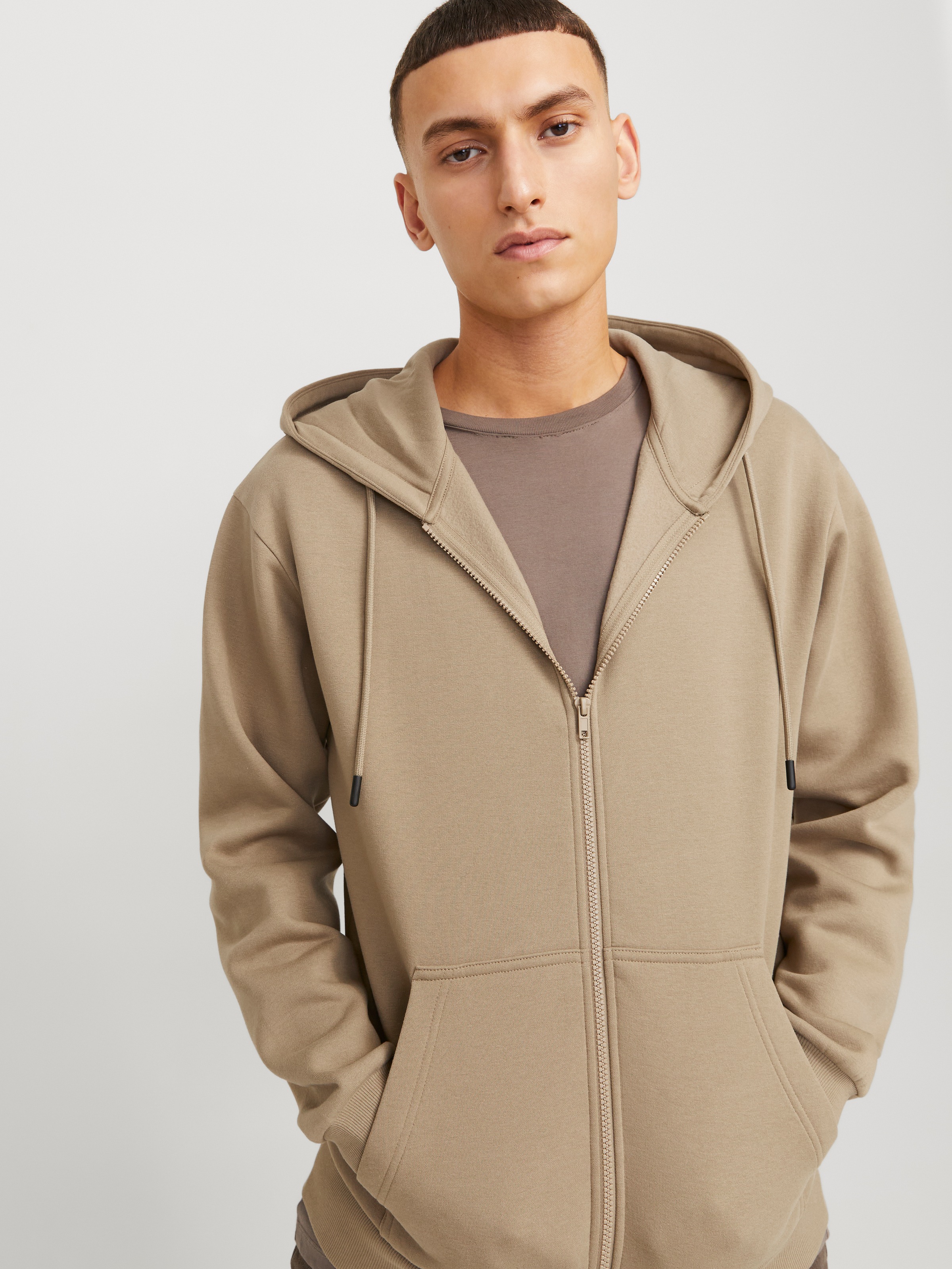 Jack & Jones Kapuzensweatjacke »JJEBRADLEY mit Kapuze, ideal für kalte Jahreszeit« Materialmix, relaxed fit