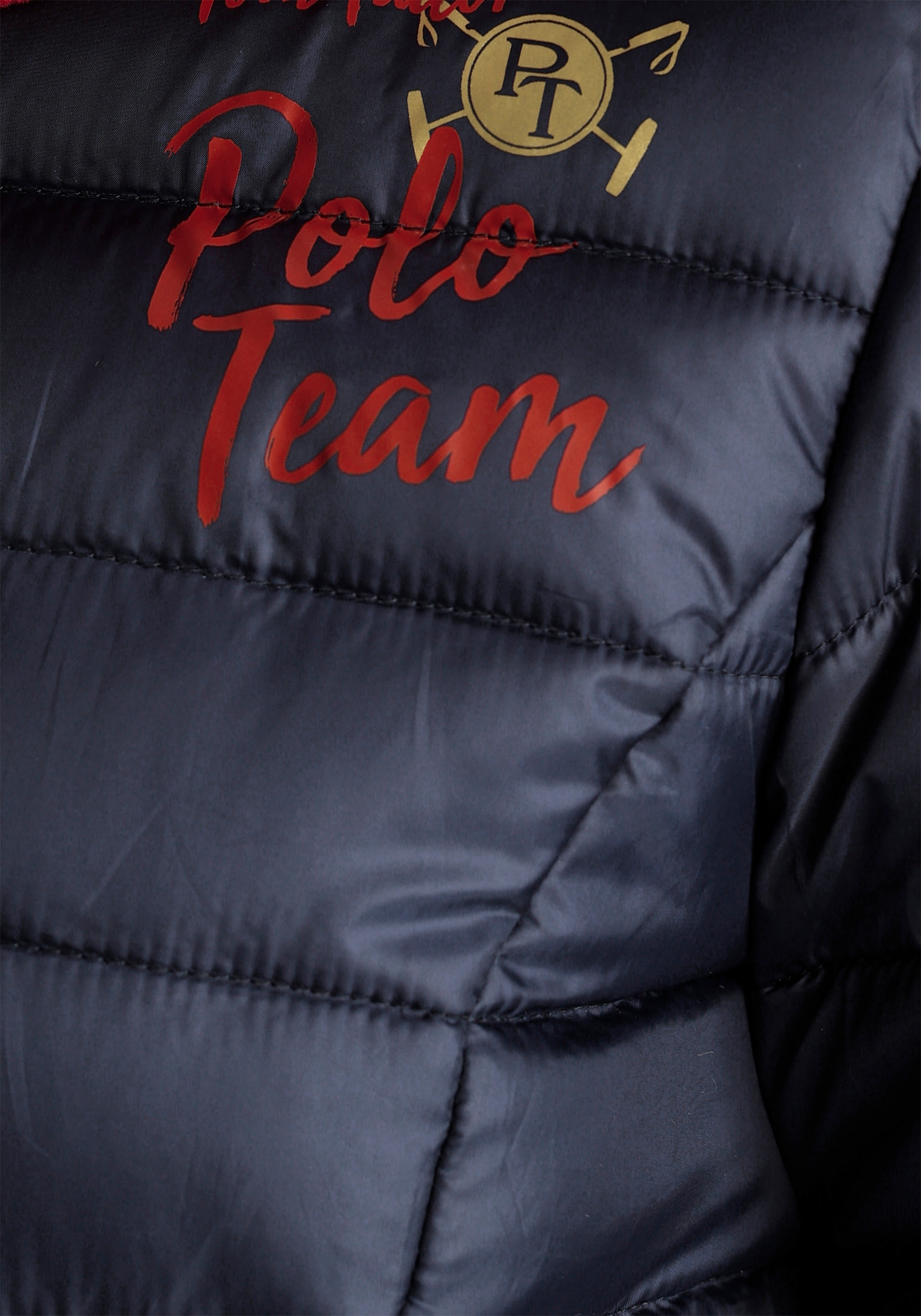 auf Kapuze, St., 2 mit Polo mit im Rücken dem bestellen TOM Team (Set, großen TAILOR Steppjacke, Schal), Logodruck Online-Shop mit