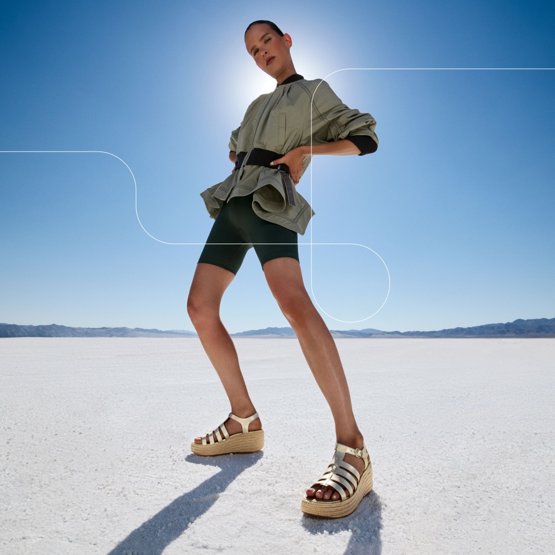 Fitflop Keilsandalette »PLATFFORMS«  , Plateau Sandale im schönen Metallic-Look