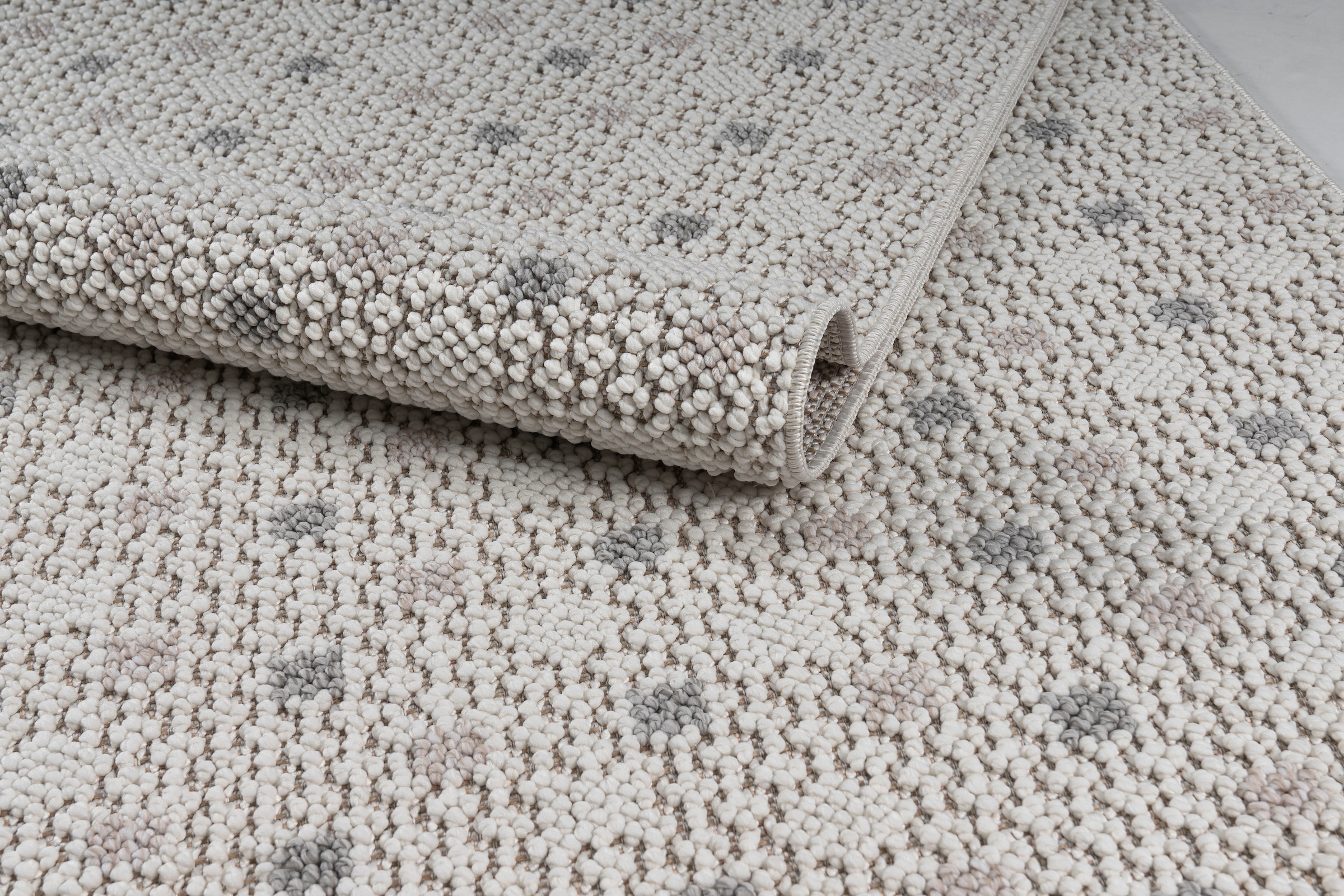 Bruno Banani Teppich »Dotty«, rechteckig, 6 mm Höhe, Woll-Optik, Hoch-Tief Struktur, In- und Outdoor geeignet, mit Fransen
