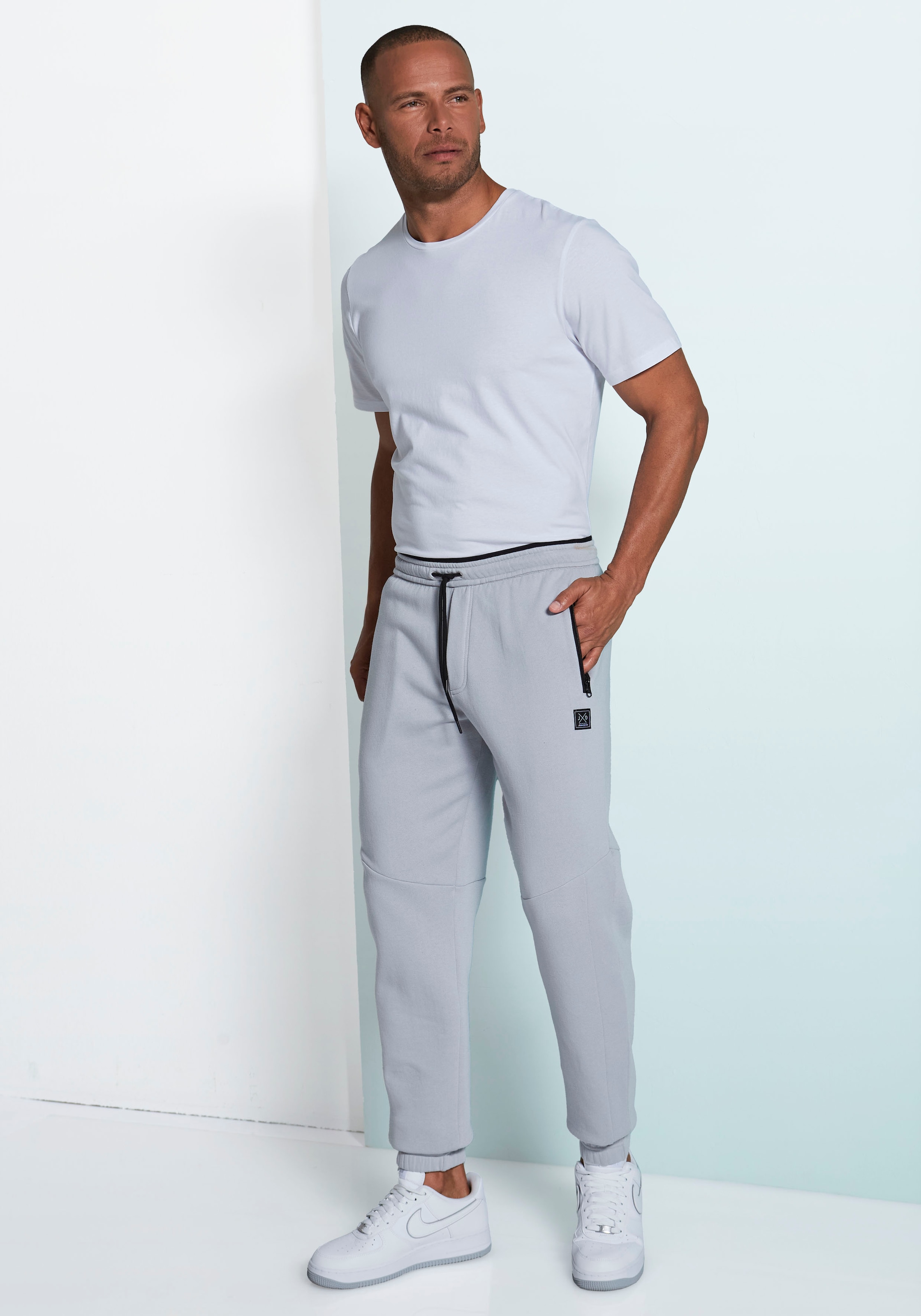 John Devin Sweathose, Jogginghose mit seitlichen Taschen und Bindeband aus Baumwoll-Mix