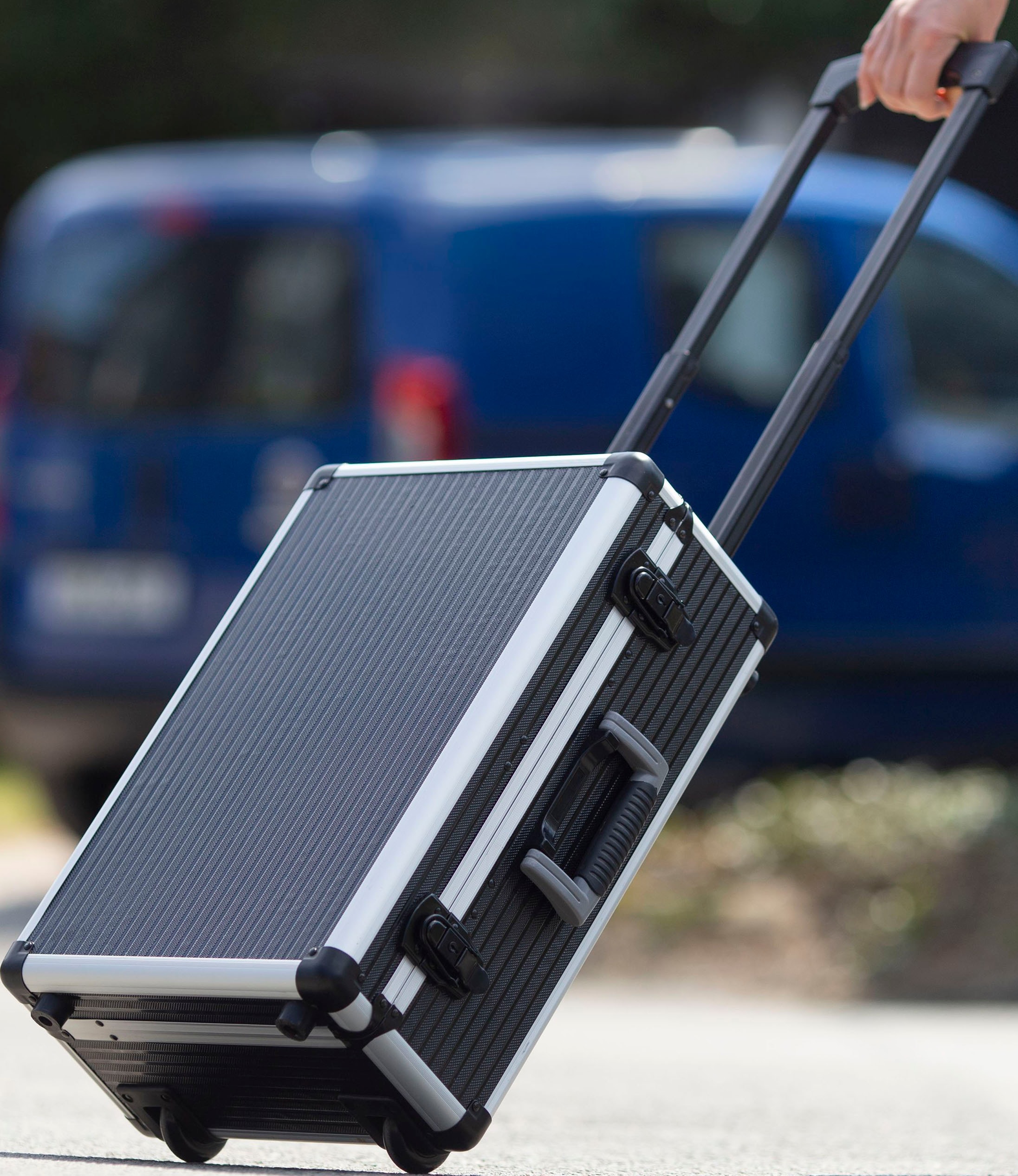 meister Werkzeugset »Werkzeugtrolley«, 129-tlg., mit Rollen und 2-fach verstellbarem Teleskophandgriff