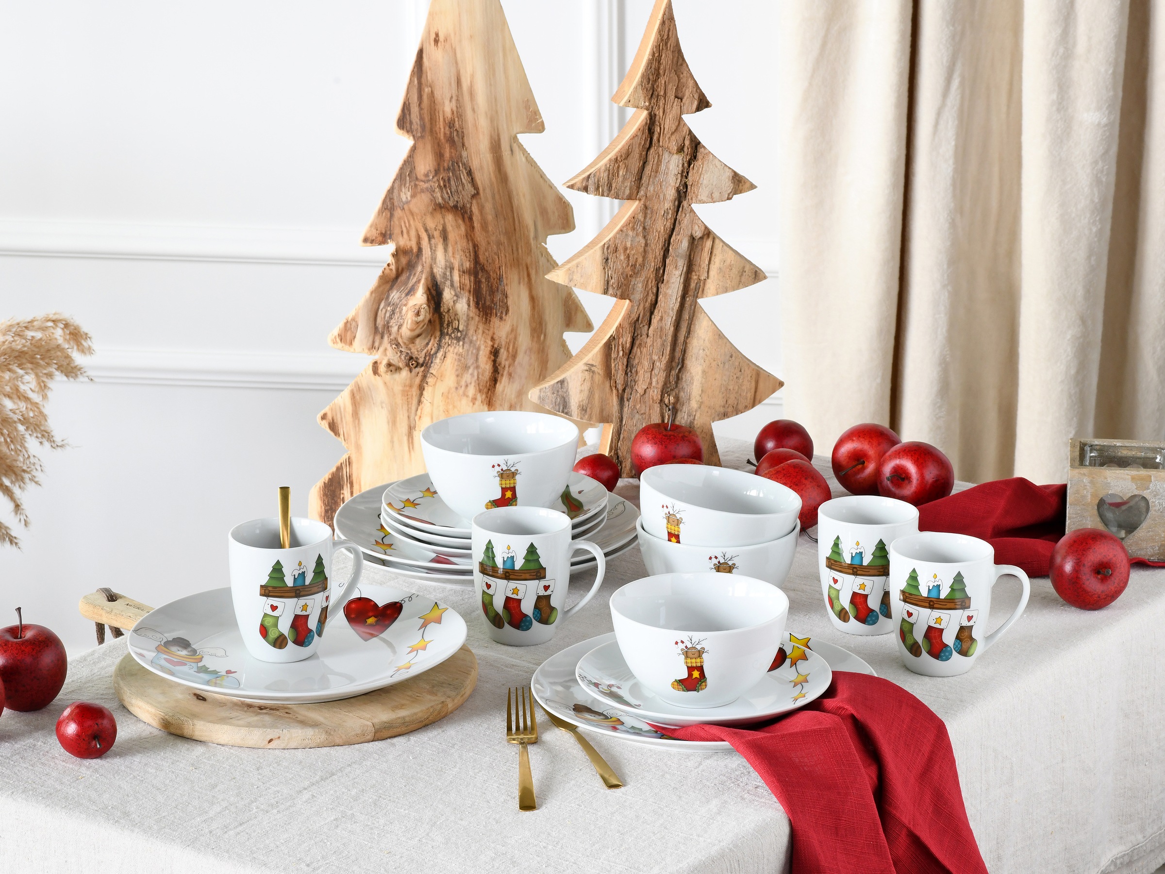 CreaTable Kombiservice »Luna Socken, Kombi-Service 16-tlg«, (Set, 16 tlg.), Winterlicher Dekor mit lustigen Sockenmotiven