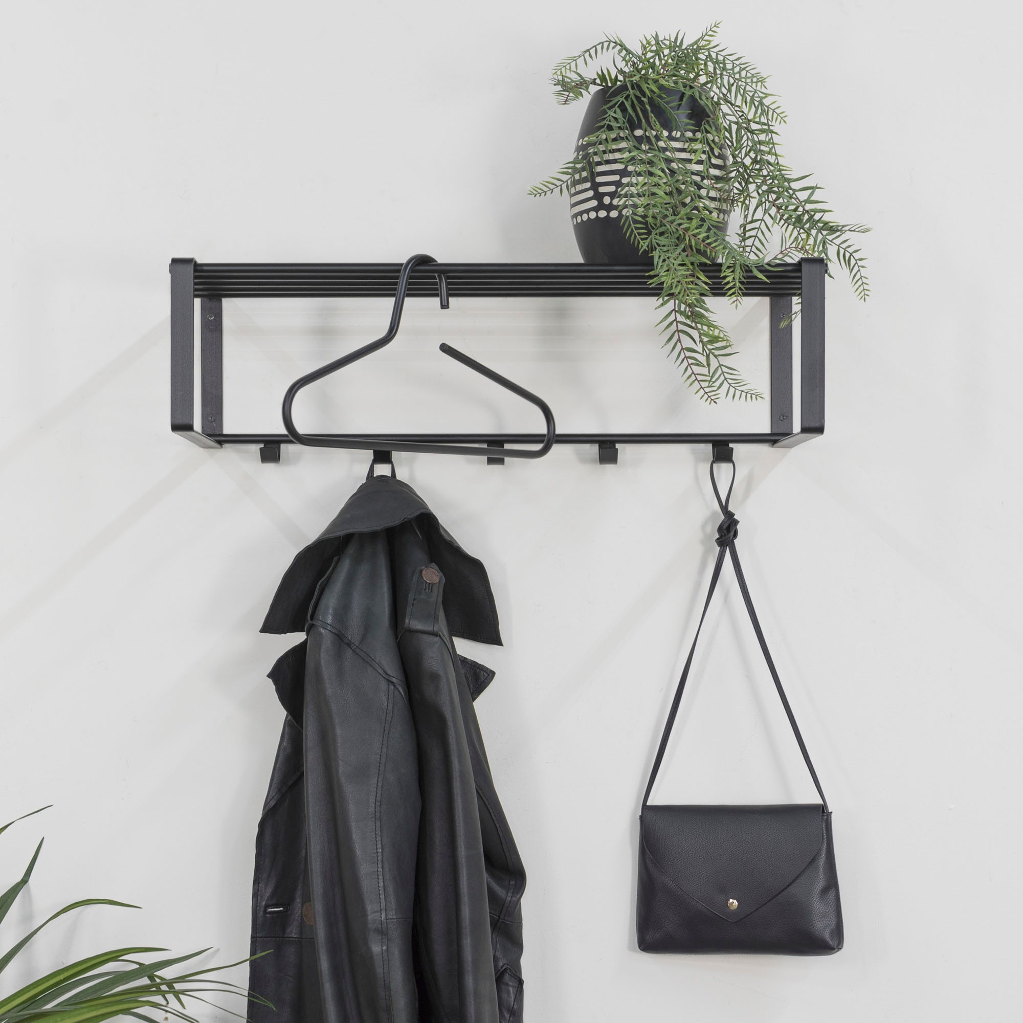 Spinder Design Garderobenleiste »REX«, (1 St.), Wandgarderobe aus Stahl mit Hutablage und 5 bzw. 7 Haken