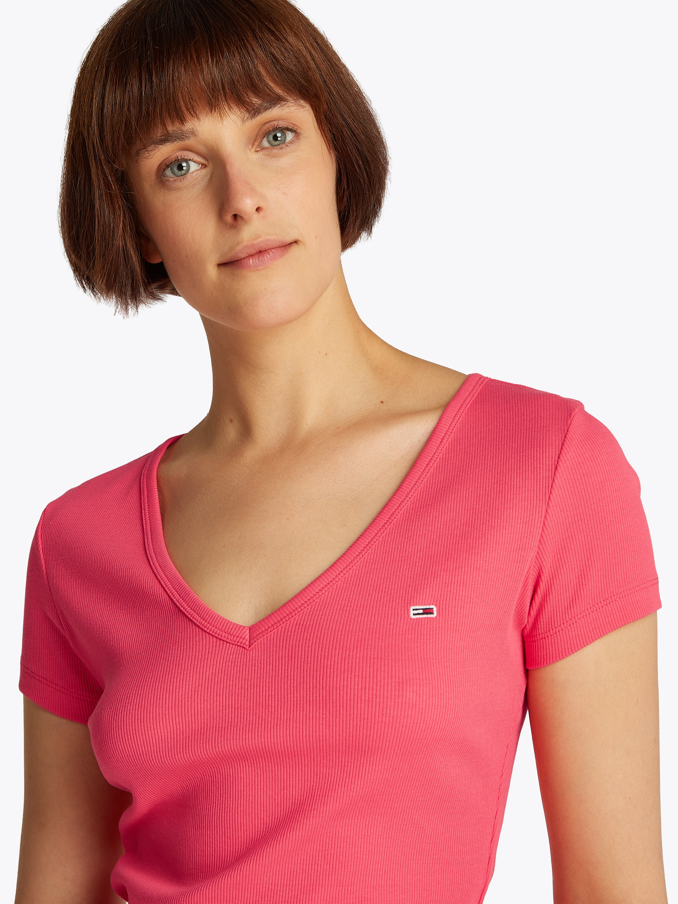 Tommy Jeans Kurzarmshirt »TJW SLIM ESSENTIAL RIB V SS«, mit gerippter Struktur