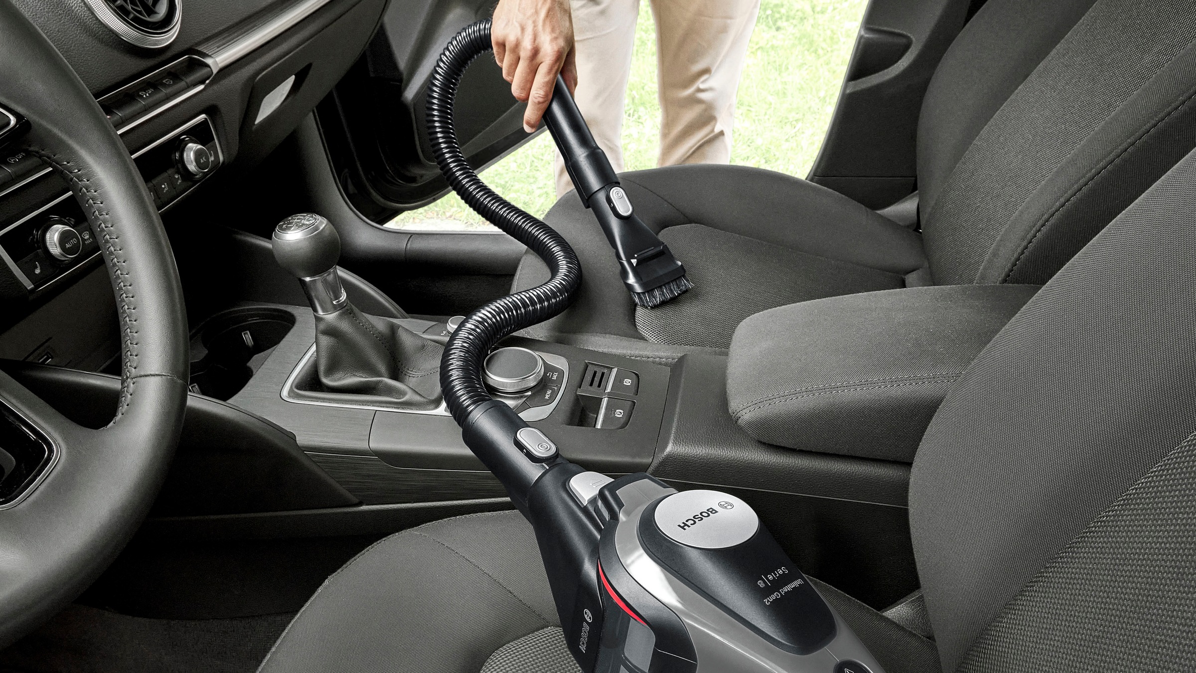 BOSCH Akku-Stielstaubsauger »Unlimited 8 Gen2 BSS825MULT, HEPA-Filtersystem, 10 Jahre Motorgarantie«, 5 Ah Akku, lange Laufzeit, Schnellladegerät, Hartboden-Softdüse, grau