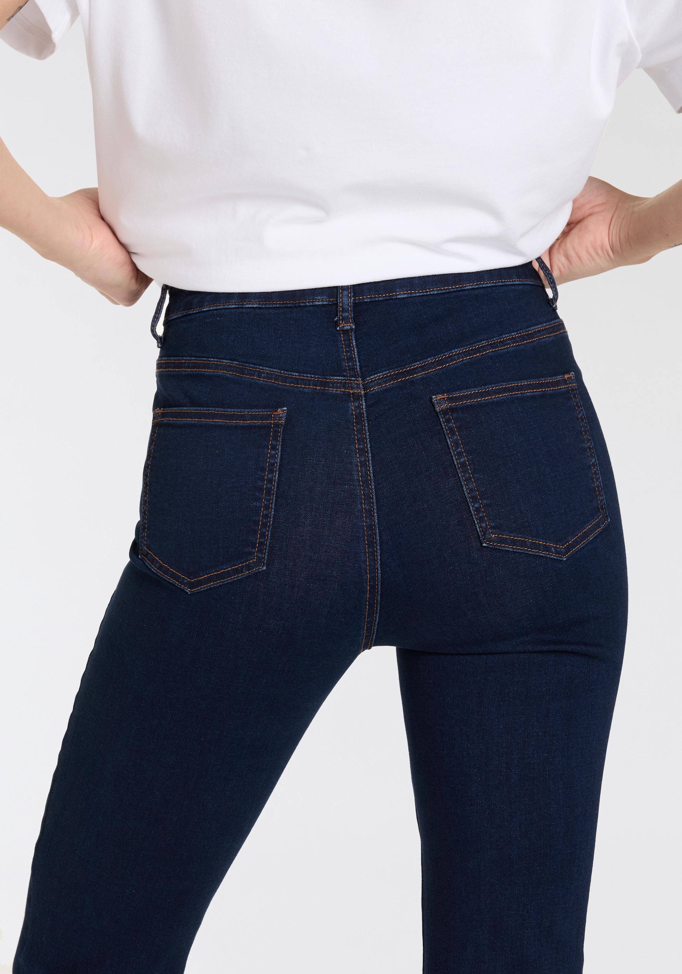 Arizona Gerade Jeans »Ultra-Stretch«, normale Passform, Comfort Fit, Used-Look-Waschung