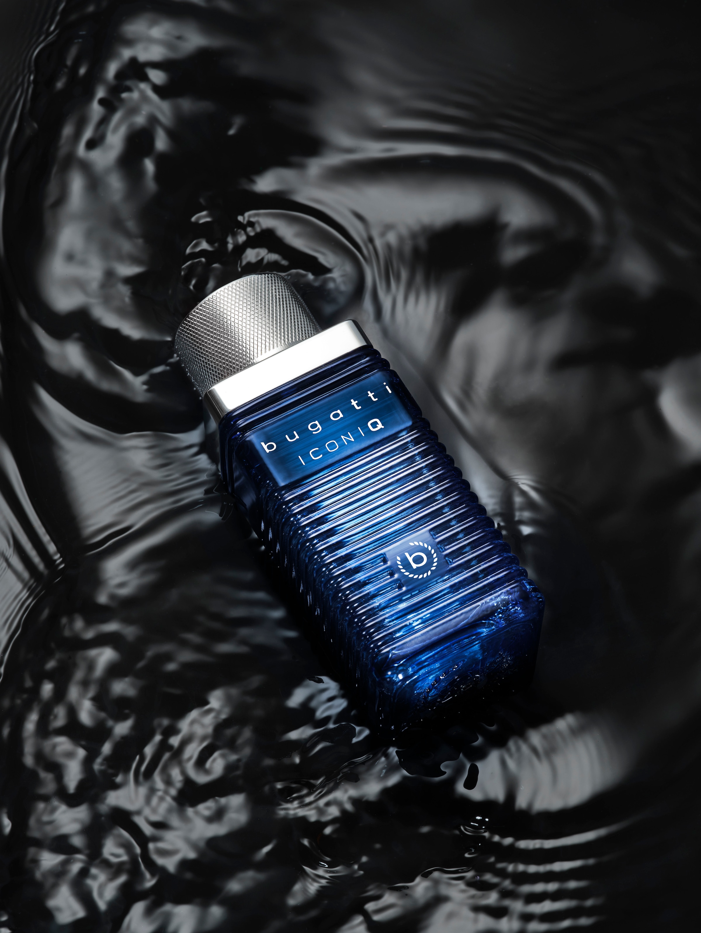 bugatti Eau de Toilette »BUGATTI Iconiq Blue EdT 100ml«, Frischer Herrenduft mit Zitrone, Kräutern und holzigen Basisnoten.