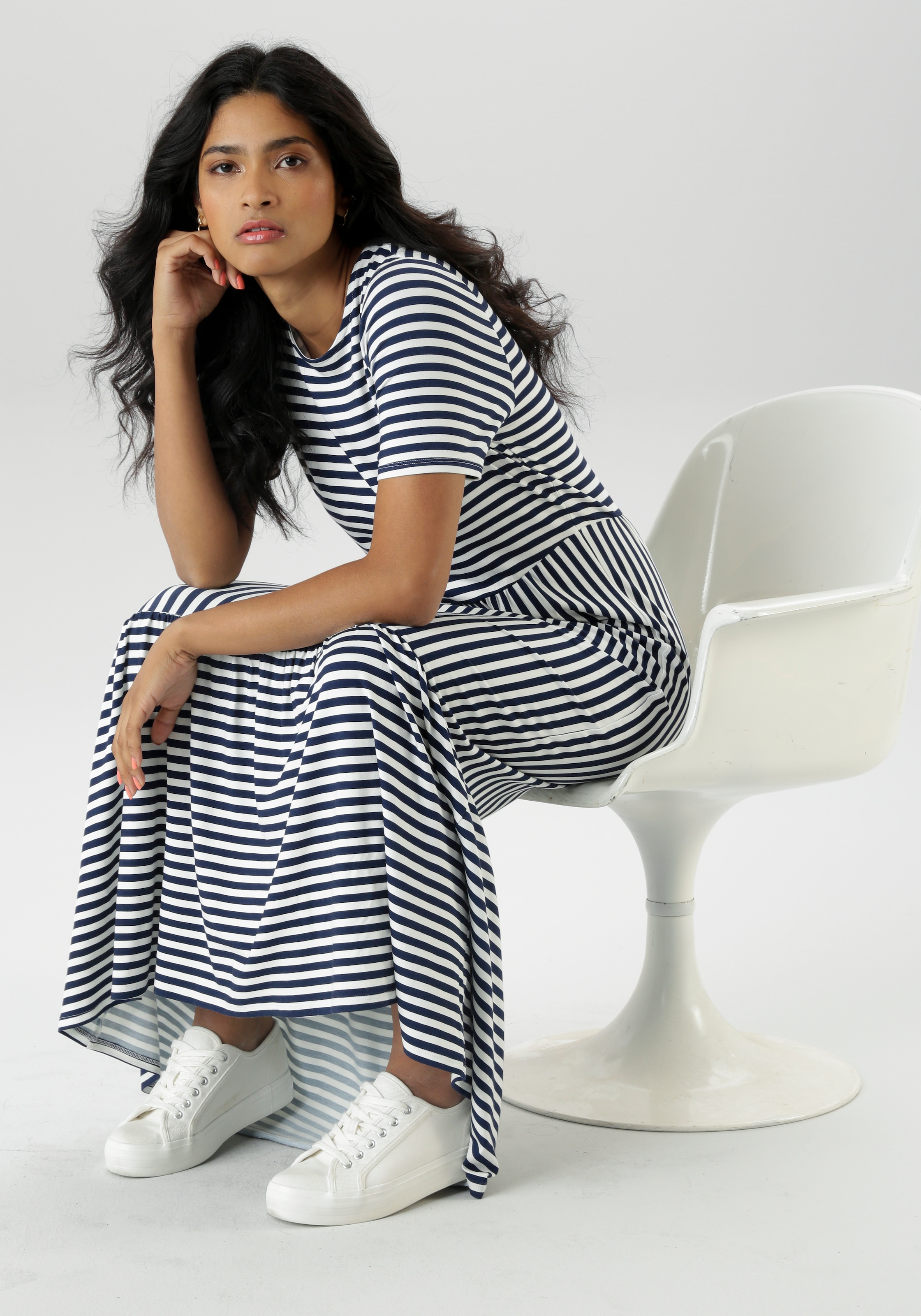 Aniston SELECTED Sommerkleid, im gestreiften Design für einen zeitlos schönen Look