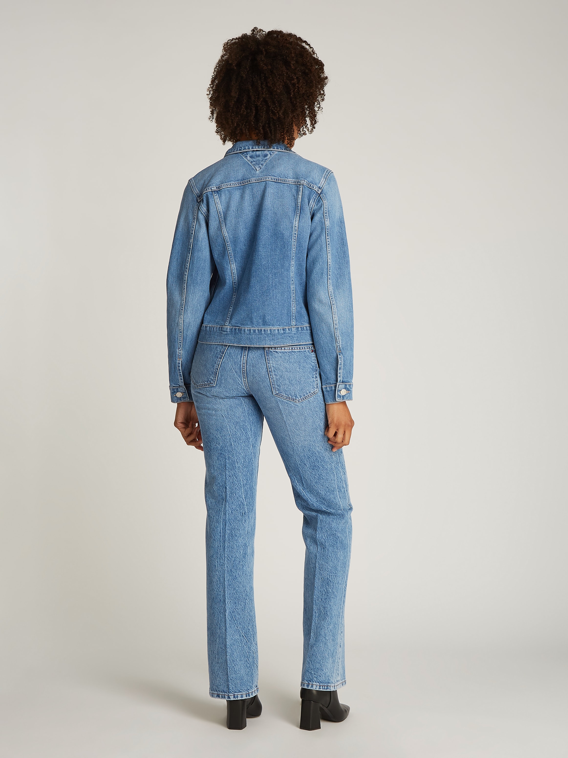 Tommy Hilfiger Jeansjacke »DNM SLIM JACKET UMA«, in blauer Waschung
