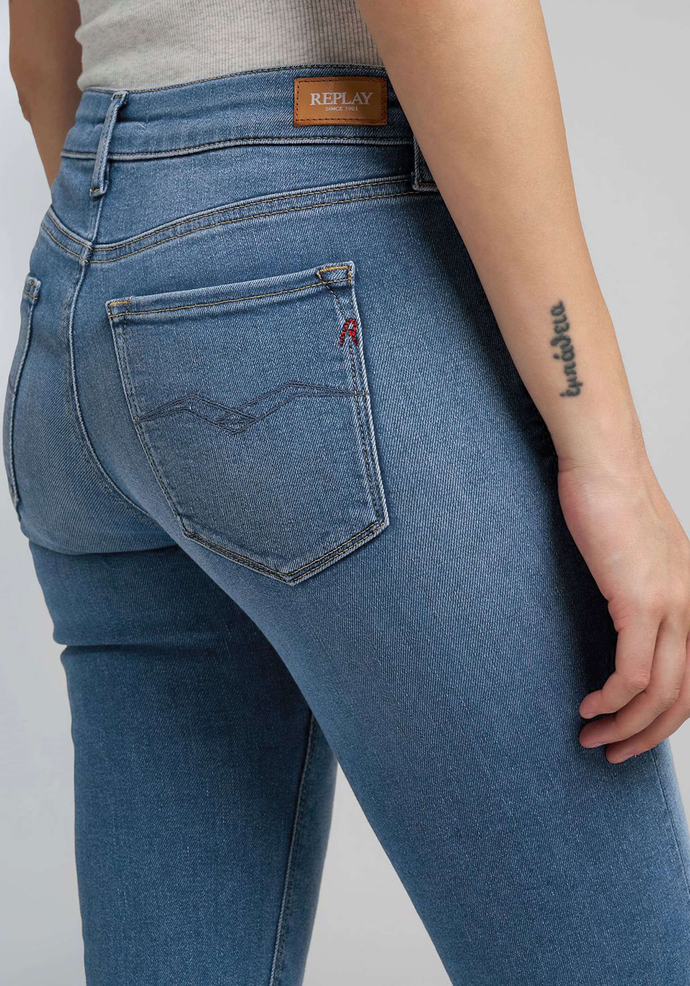 Replay Bootcut-Jeans »NEW LUZ« mit gesticktem R an der Gesäßtasche