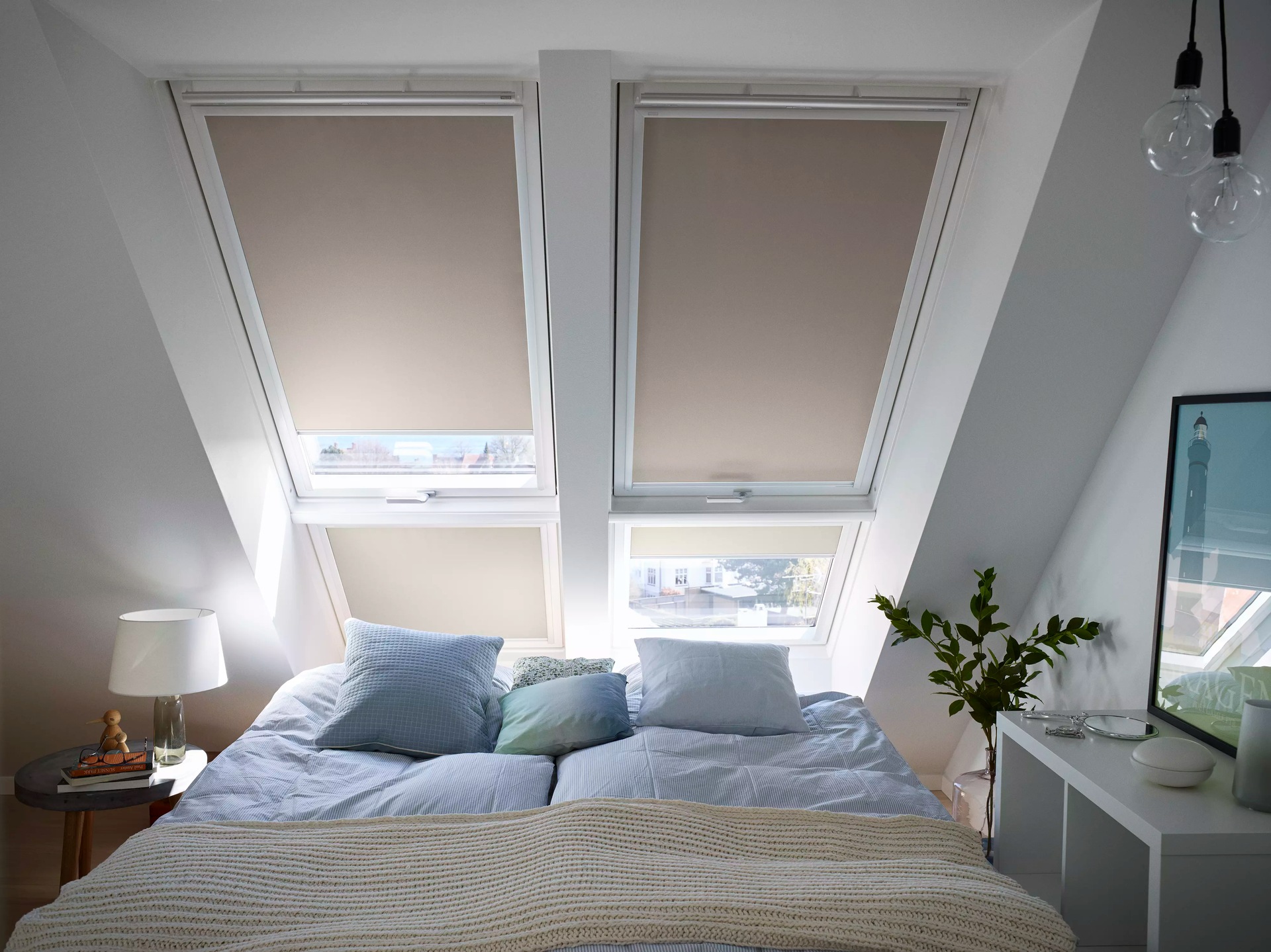 VELUX Verdunklungsrollo »DKL 4556SWL«, verdunkelnd, ohne Bohren, in Führungsschienen, Stoff sandbeige mit alufarbenen Führungsschienen & Griffleiste