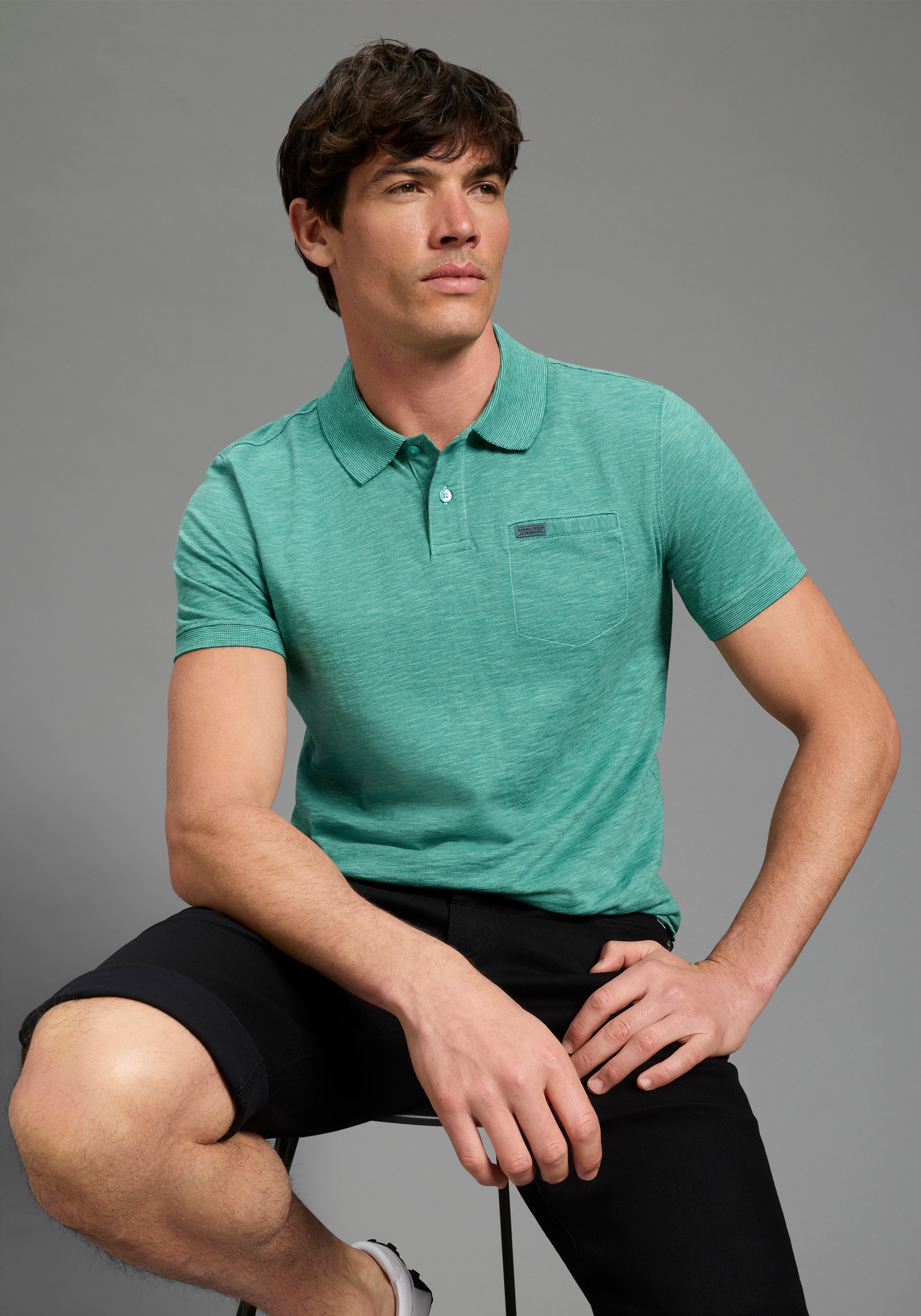 Bruno Banani Poloshirt schmale Passform, Kurzarm, mit Polokragen und Knöpfen