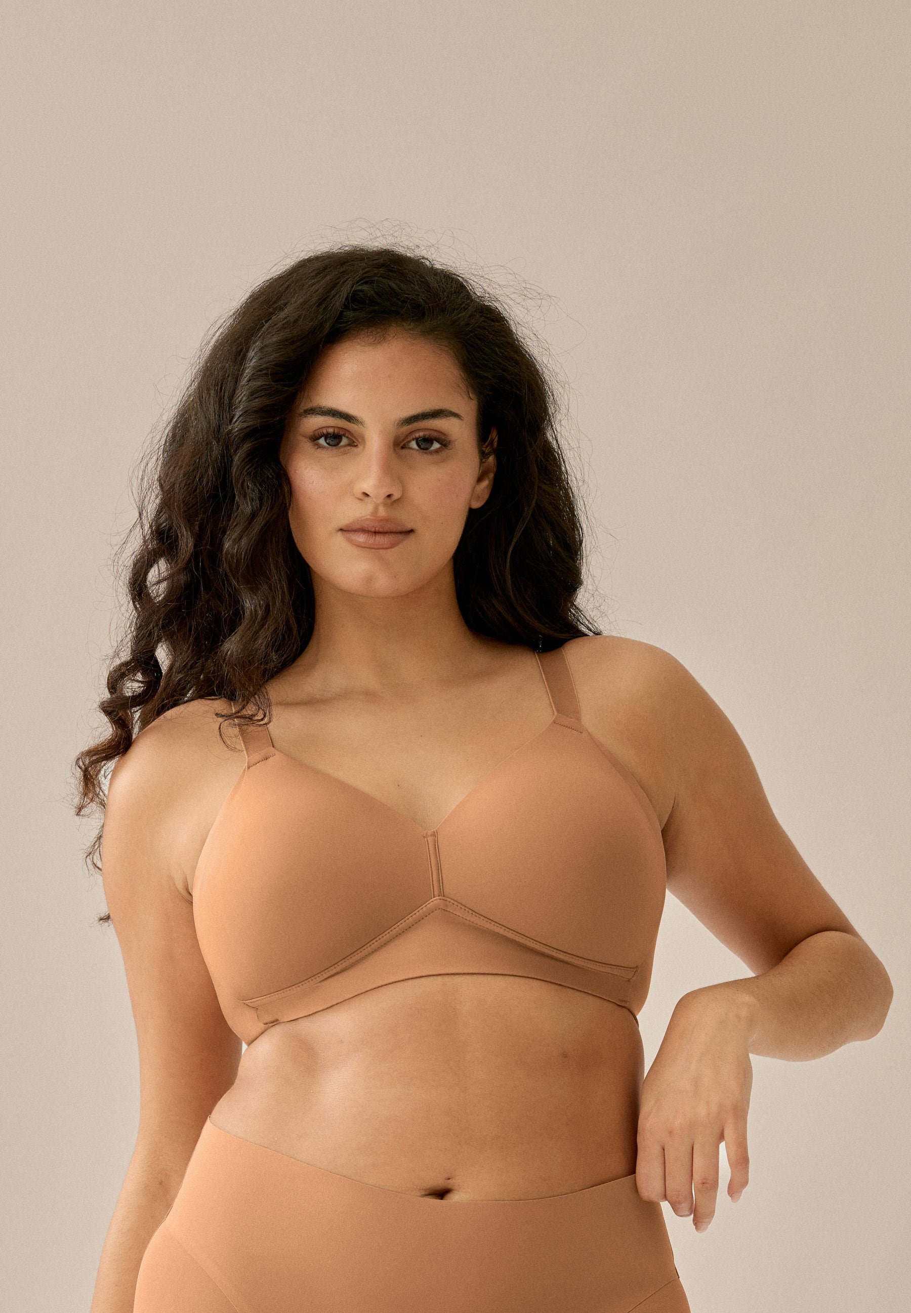 Naturana Soft-BH »Smoothing« flache nahtlose Abschlüsse, breites Unterbrustband, ohne Bügel, basic