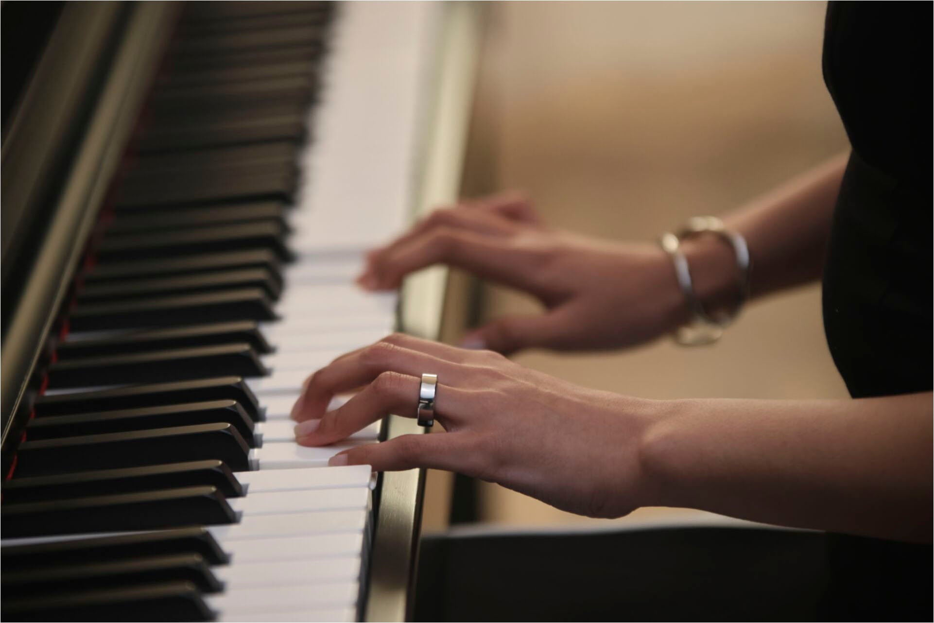 RingConn Smart Ring »Gen2 Air - der perfekte Begleiter für Ihre Gesundheit und Fitness« eine App bietet detaillierte Einblicke in die Gesundheitsdaten