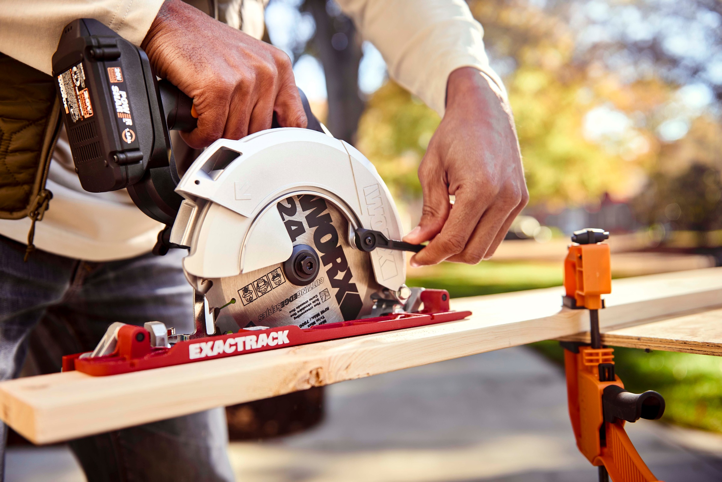 Worx Akku-Handkreissäge »WX530.9«, Absaug-Adapter, Gehrungschnitt, 165 mm Sägeblatt, ohne Akku&Ladegerät