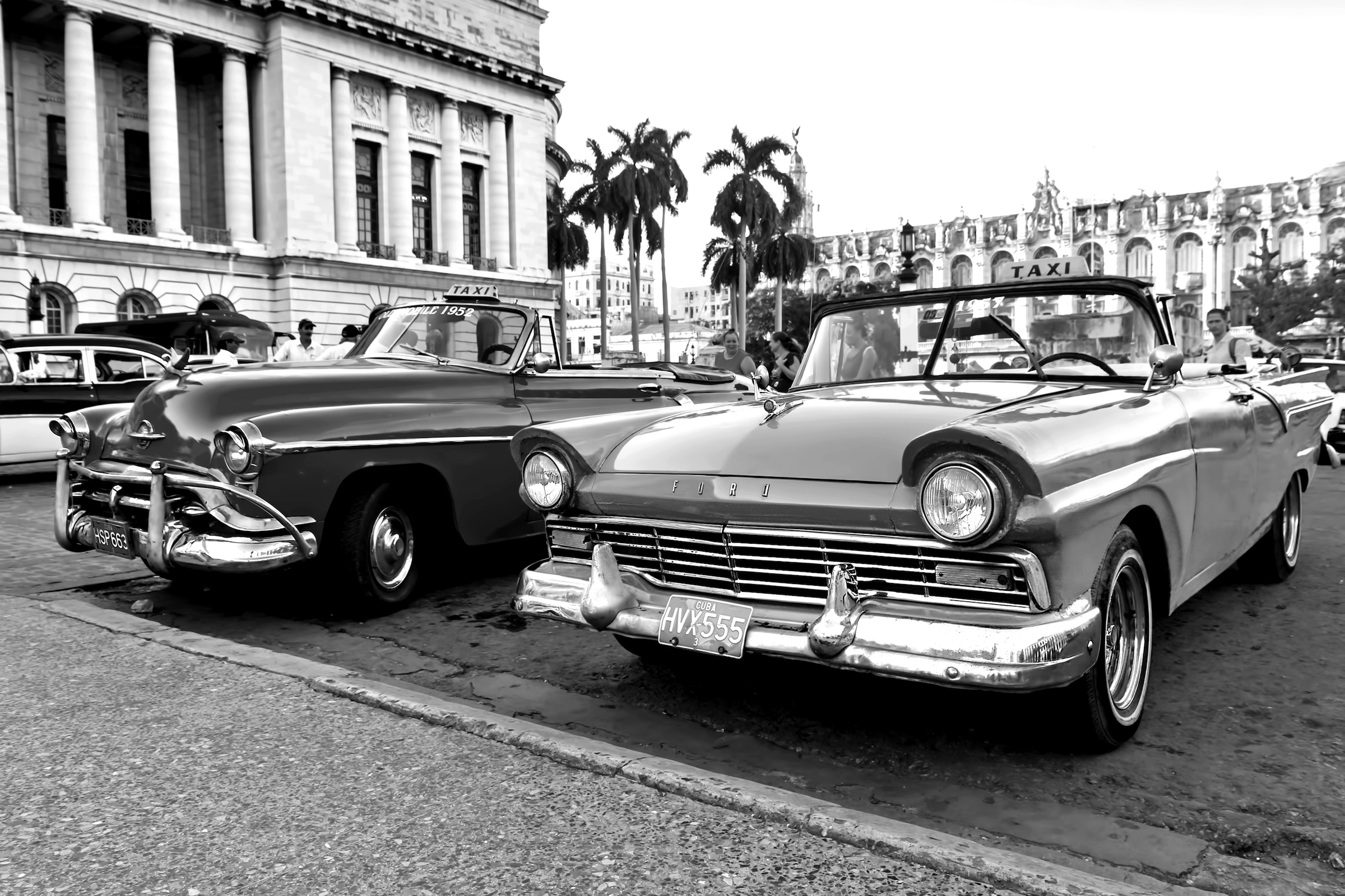 Papermoon Fototapete »Autos Schwarz & Weiß«