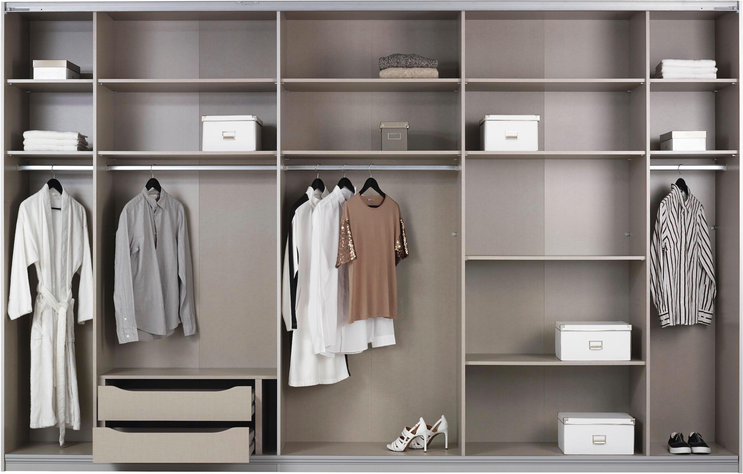 rauch Schwebetürenschrank »Kleiderschrank Schrank Garderobe Schlafzimmerschrank TUBONA«, inkl. Schubkasteneinsatz und zusätzlichen Einlegeböden MADE IN GERMANY