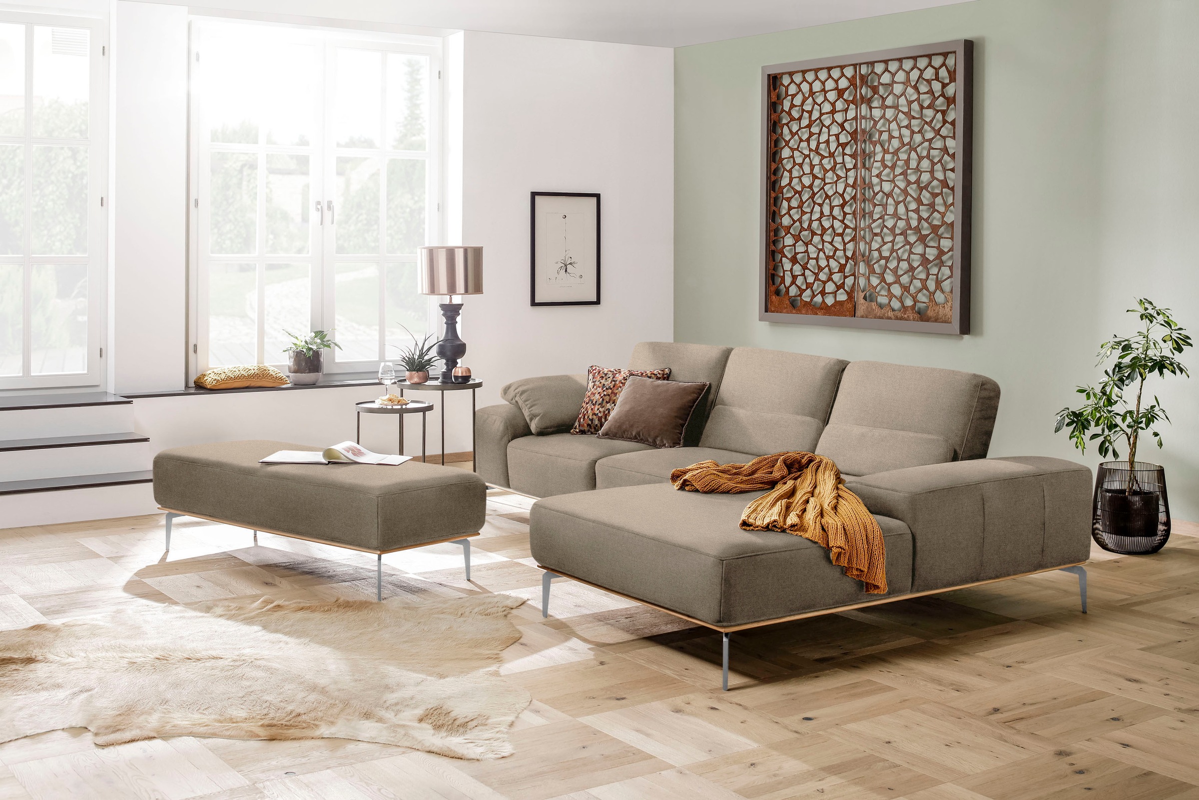 W.SCHILLIG Ecksofa »run, Designsofa, bequem, L-Form«, mit elegantem Holzsockel, Füße in Chrom glänzend, Breite 299 cm