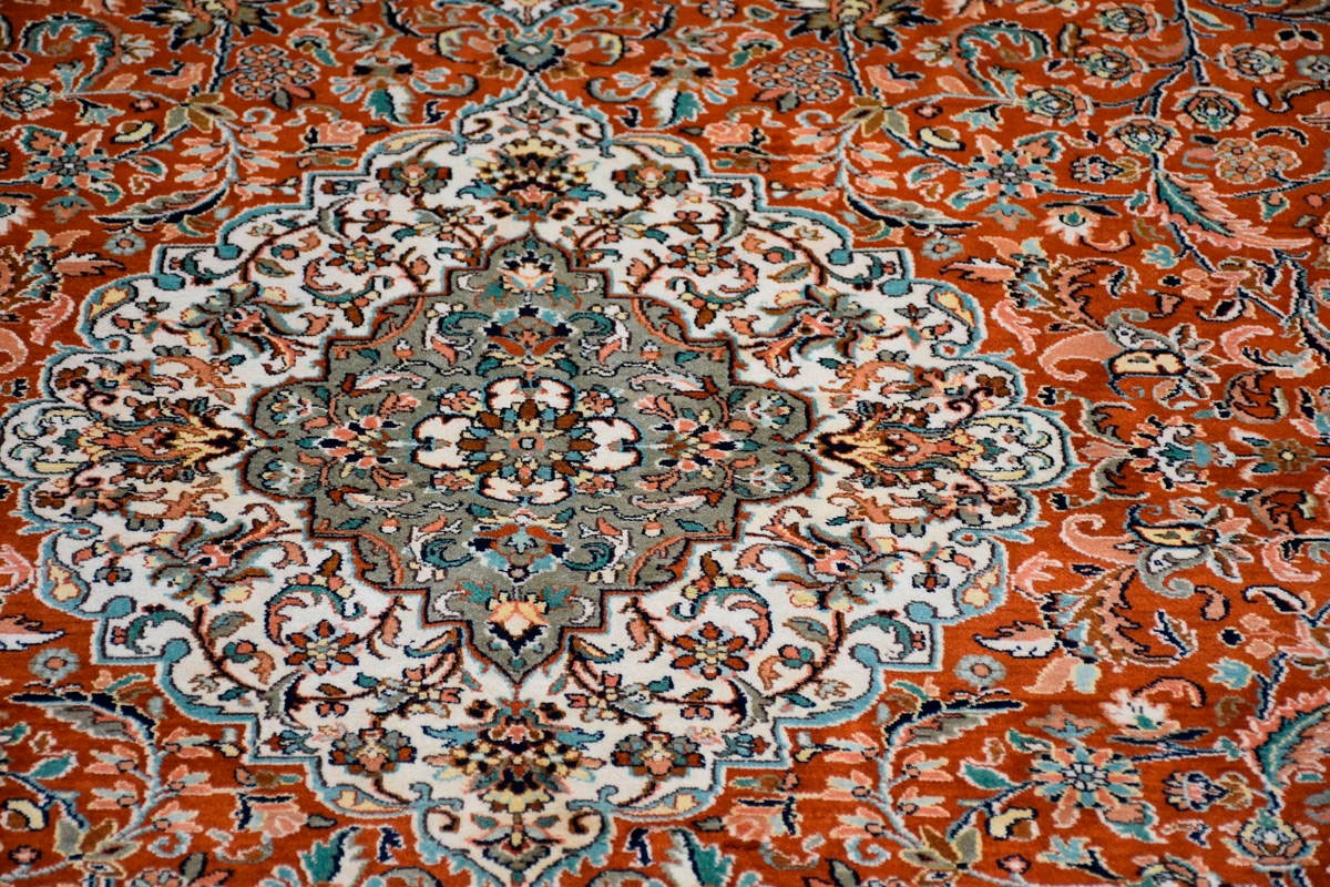 Kayoom Seidenteppich »Kashan 218«, rechteckig, 10 mm Höhe, Einzelstück mit Zertifikat, Wohnzimmer
