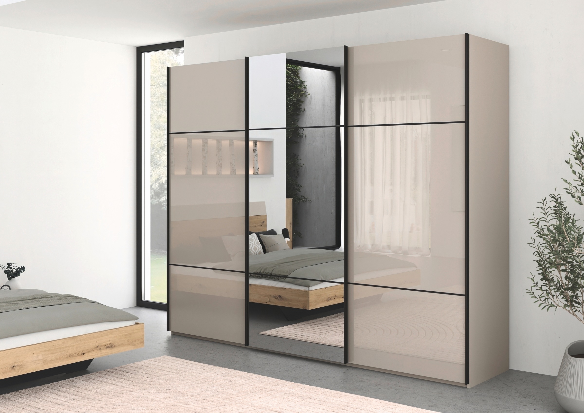 rauch Schwebetürenschrank »Kleiderschrank Schrank Garderobe Schlafzimmerschrank SCALE-TRIO«, edle dreigeteilte Front mit 2 Zierleisten Spiegel/Glas MADE IN GERMANY