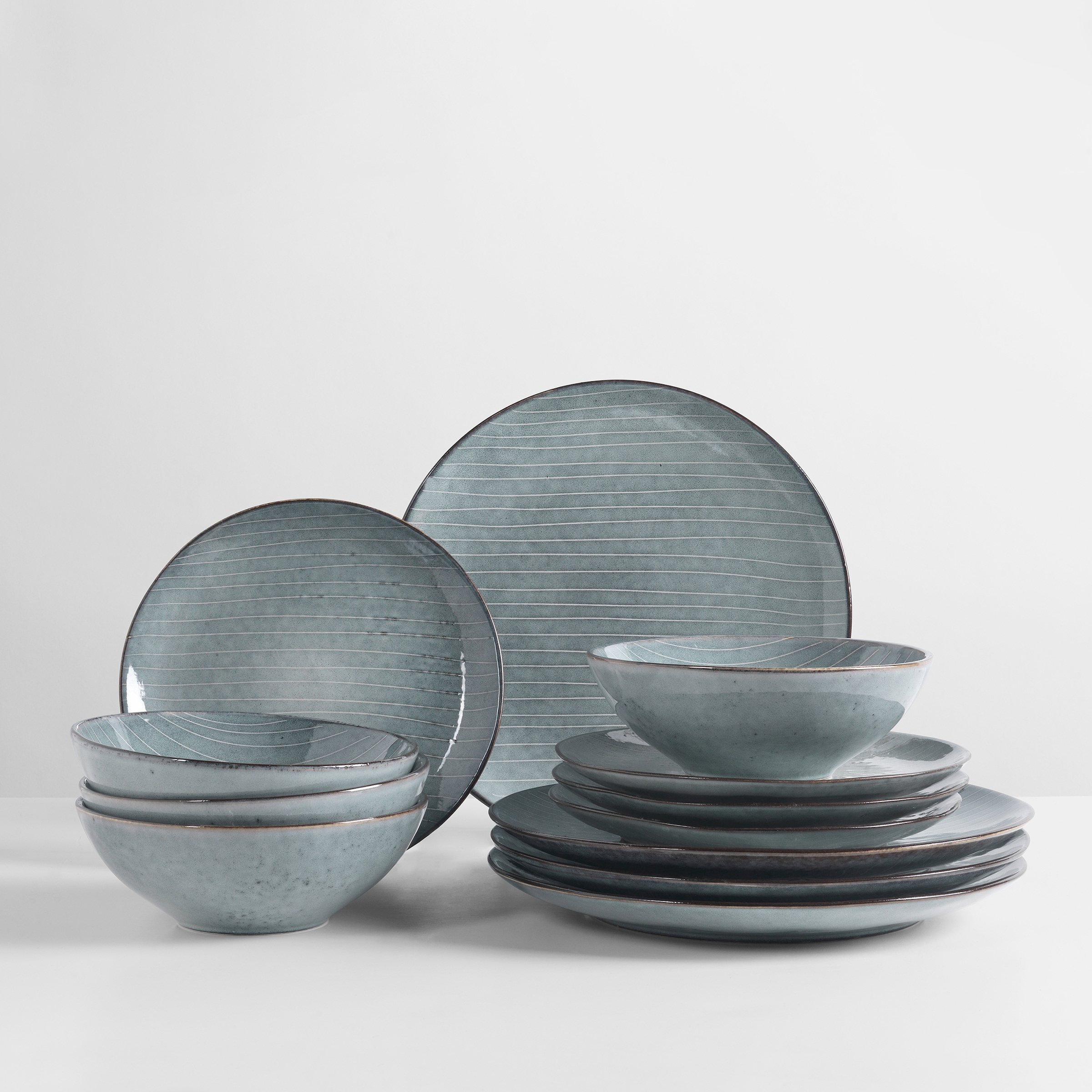 Broste Copenhagen Geschirr-Set »Nordic Sea, inklusive Geschirrtuch Set«, (Set, 13 tlg.), Beliebte Geschirr Sets Exclusiv mit Geschenk