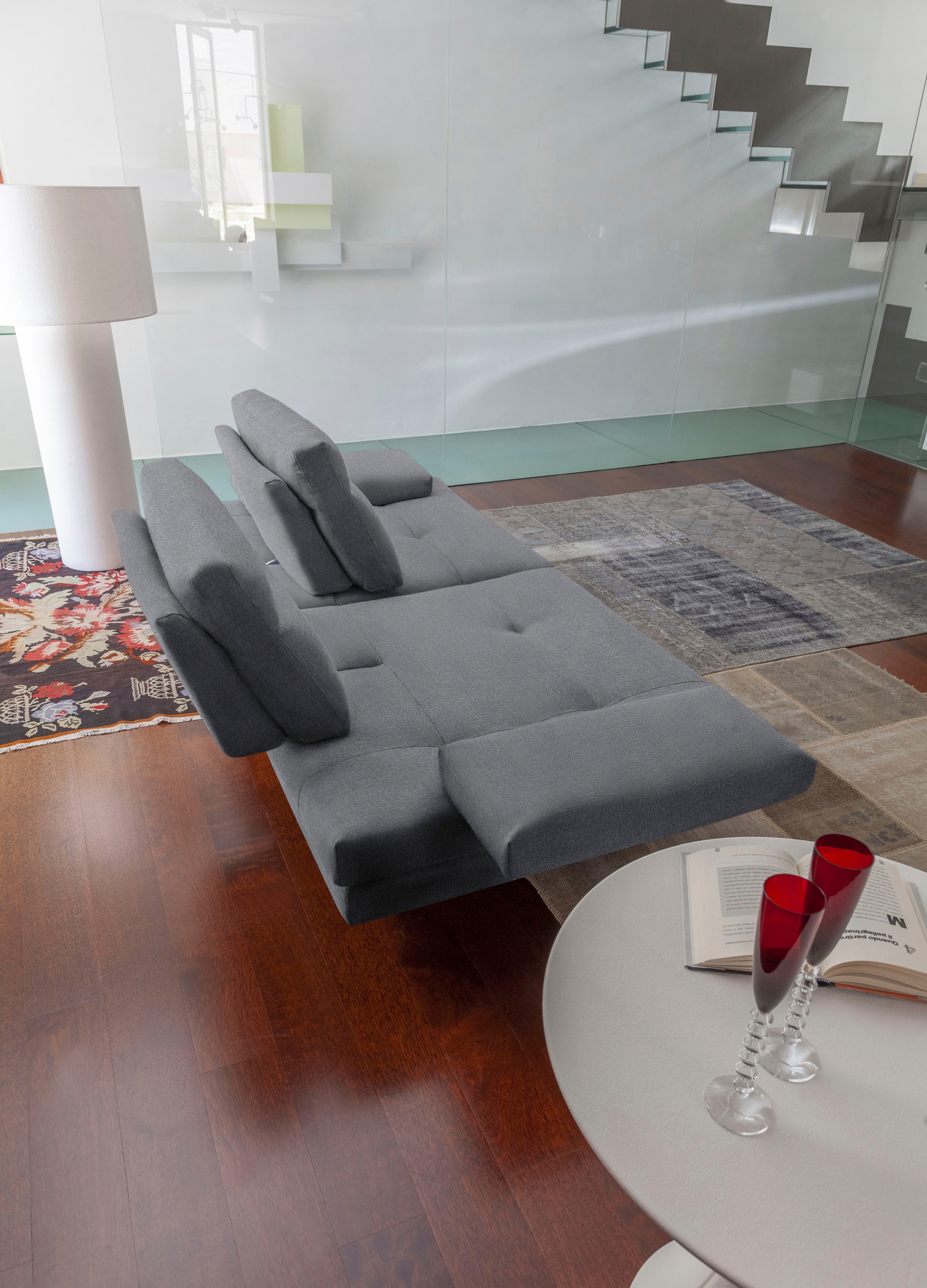 CALIA ITALIA 3-Sitzer »Toby Wing, Designsofa mit hohem Sitzkomfort, bequem und elegant« inklusive Sitztiefenverstellung, Füße in Chrom glänzend