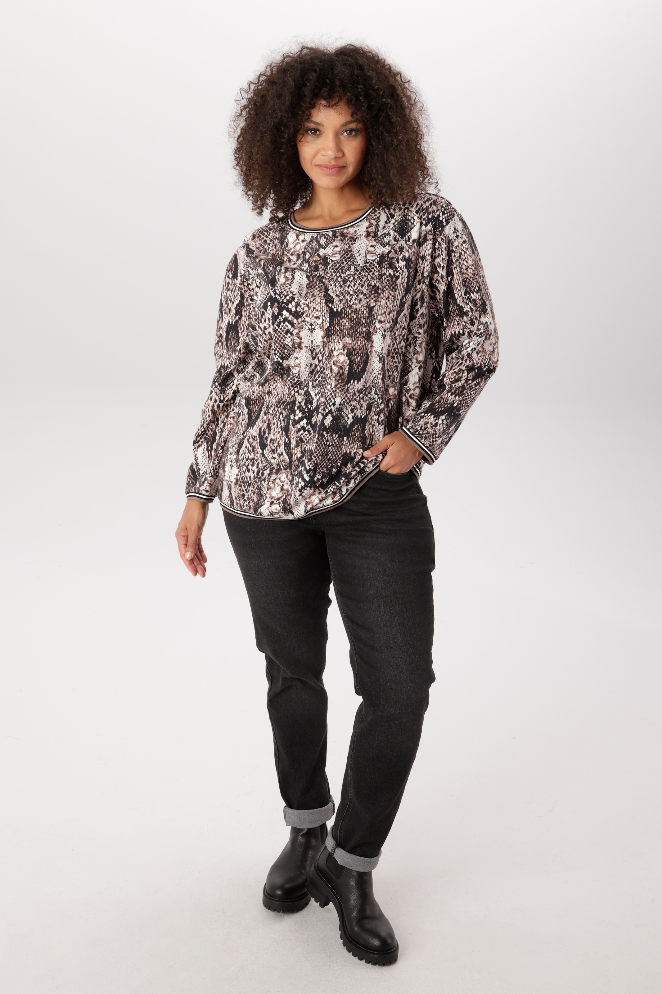 Aniston PLUS Sweatshirt , mit großflächigem, Schlangendruck - NEUE KOLLEKTION

