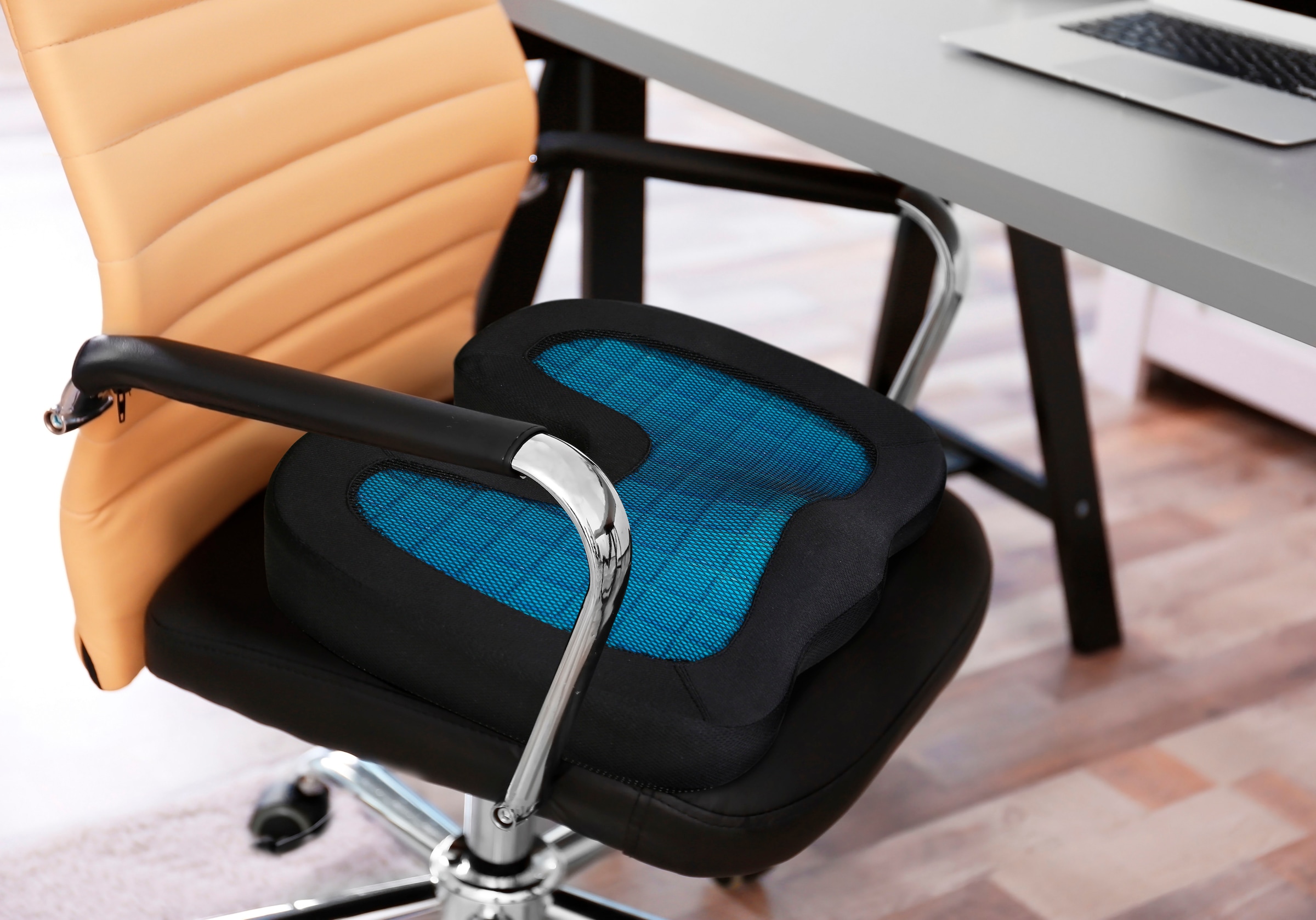 Technaxx Sitzauflage »Lifenaxx Sitzkissen LX-014«, Viskoelastischer Schaum mit Memory-Effekt und kühlender Geleinlage