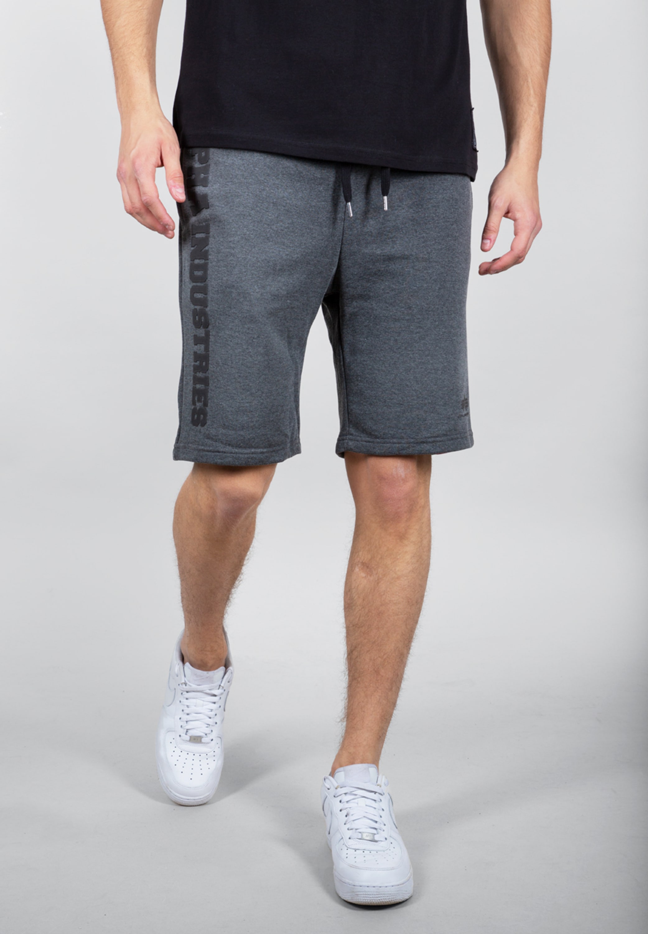 Bild von Alpha Industries Sweatshorts »ALPHA INDUSTRIES Men - Shorts Big Letters Short«
