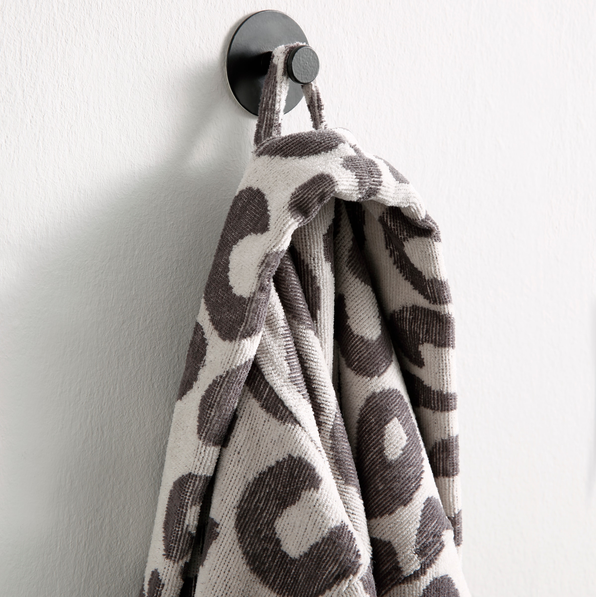 OTTO home Unisex-Bademantel »Anna Leo, ideal für Sauna & Spa, Hotelbademantel, Morgenmantel« 1 Stk. für Damen & Herren, mit Taschen, S-3XL, mit trendigem Animal-Print