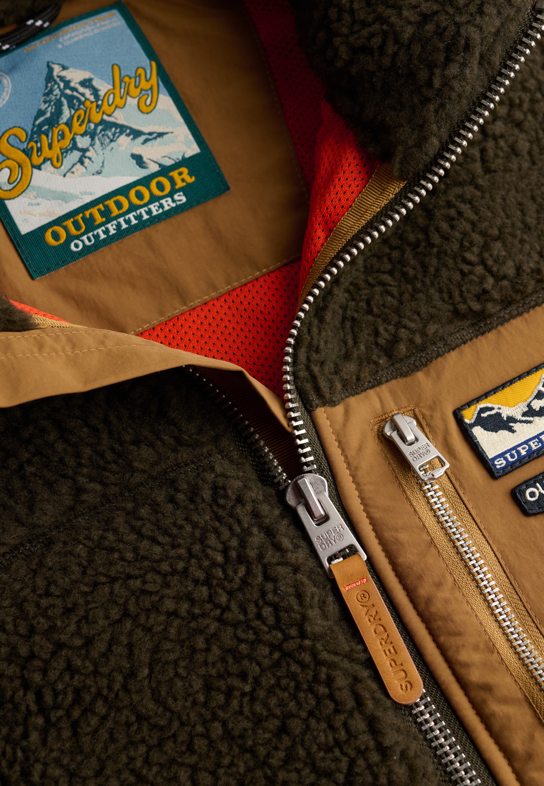 Superdry Sweatjacke »MOUNTAIN FULL ZIP FLEECE« Relaxed Fit, mit Reißverschluss, aus Fleece