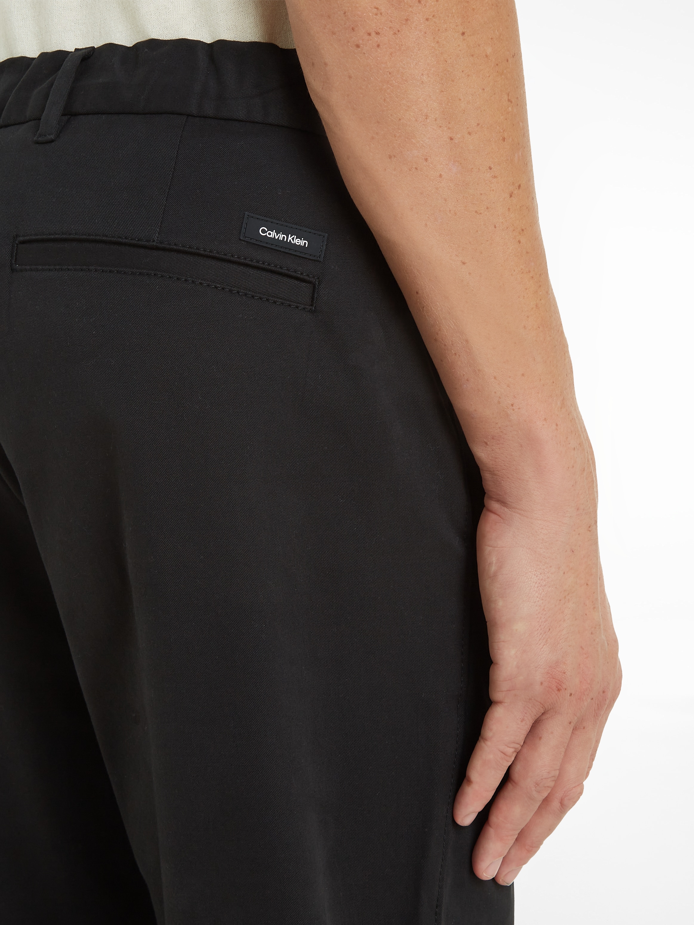 Calvin Klein Chinohose »MODERN TWILL REGULAR STRAIGHT«  mit Logoprägung